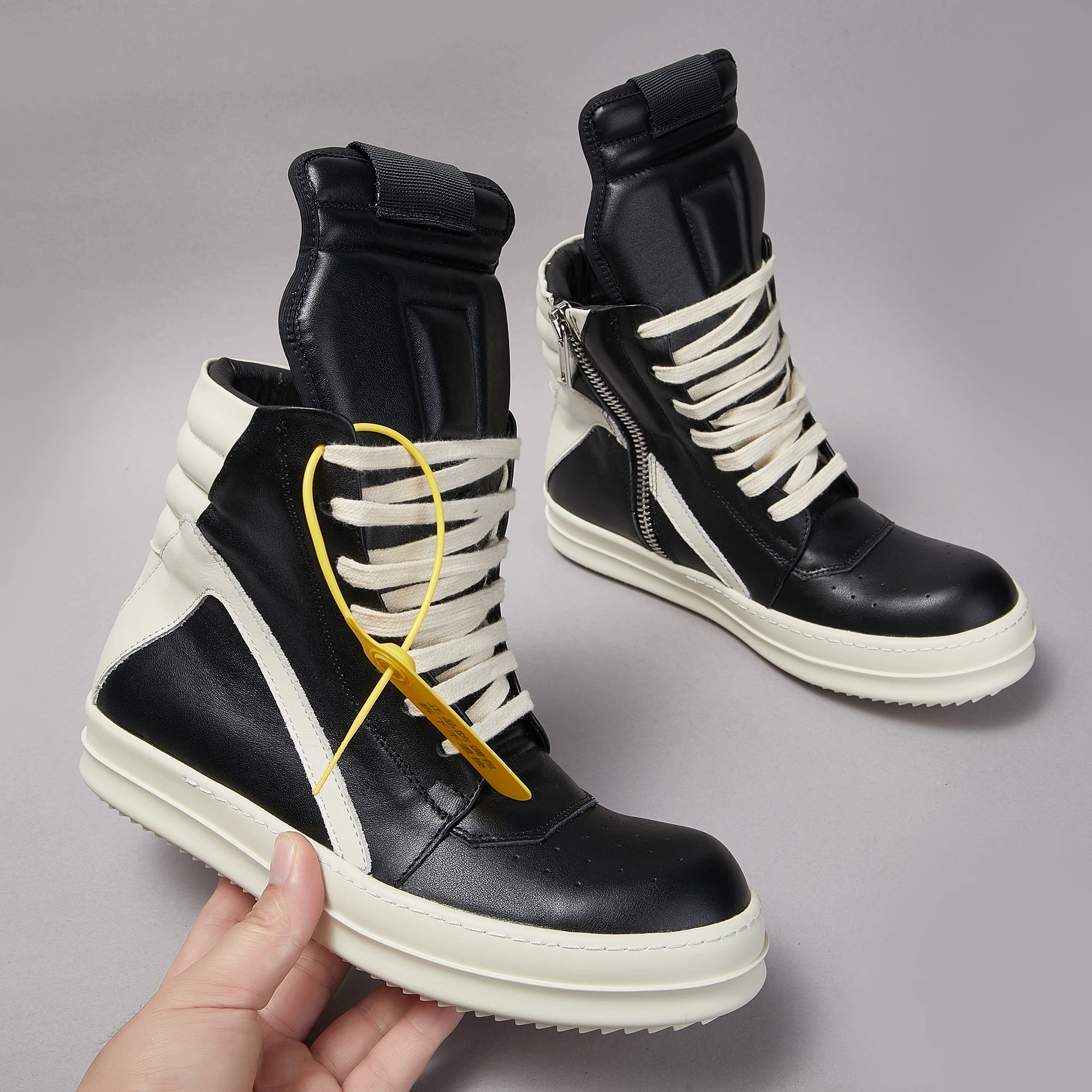 R-o Classic Design Geo Sneaker Leather Black Outdoor Casual Men Shoes High Top Sneaker Women Students Sports Shoe Hiking Shoes
R-o Classic Design Geo Sneaker Leather Black Outdoor Casual Men Shoes High Top Sneaker Women Students Sports Shoe Hiking Shoes