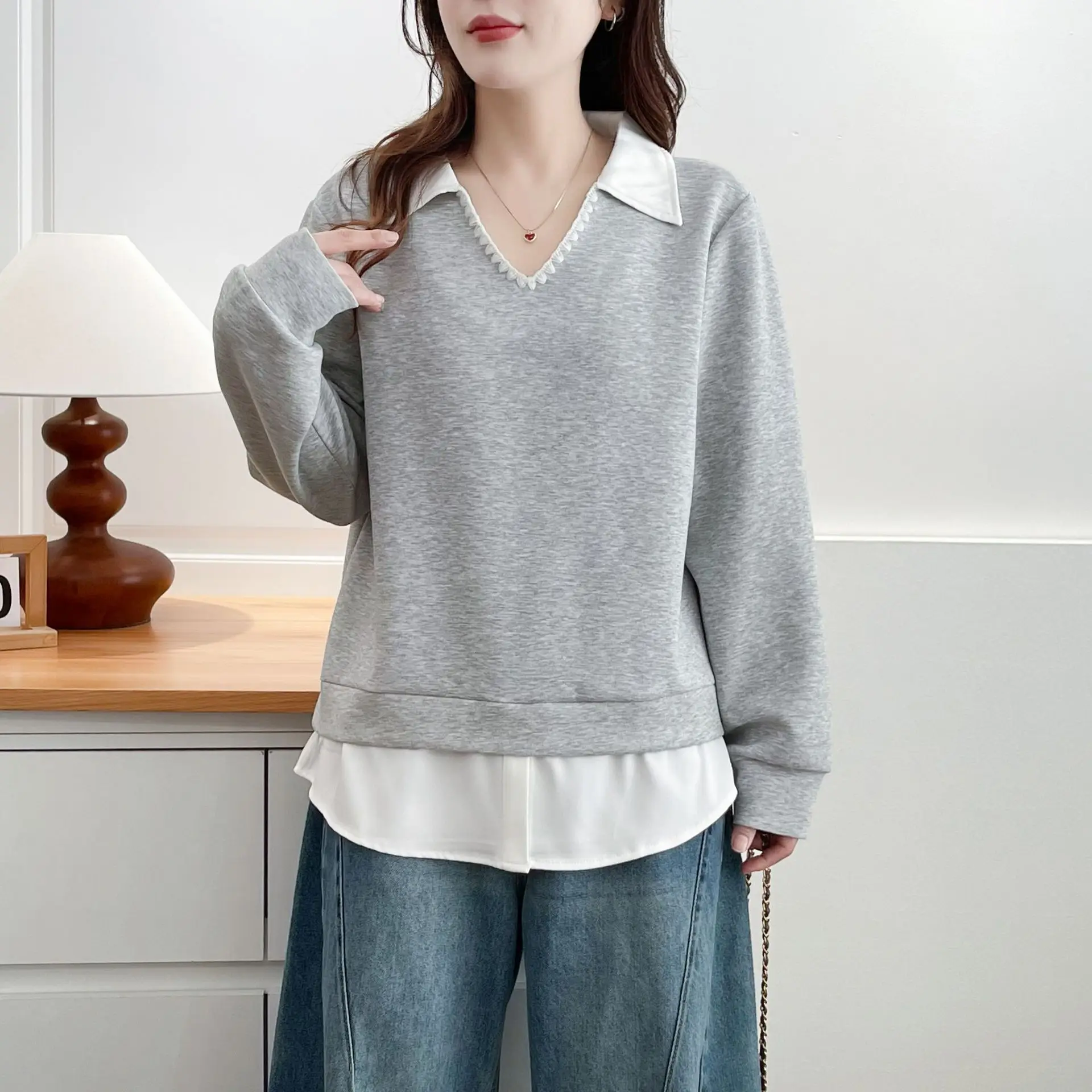 XXXXL Fashion Plus Size Women's Hoodie 2025 Autumn New Retro Lapel Fake Two Piece Tops Casual Long Sleeve Sweatshirt 2506
XXXXL Fashion Plus Size Women's Hoodie 2025 Autumn New Retro Lapel Fake Two Piece Tops Casual Long Sleeve Sweatshirt 2506