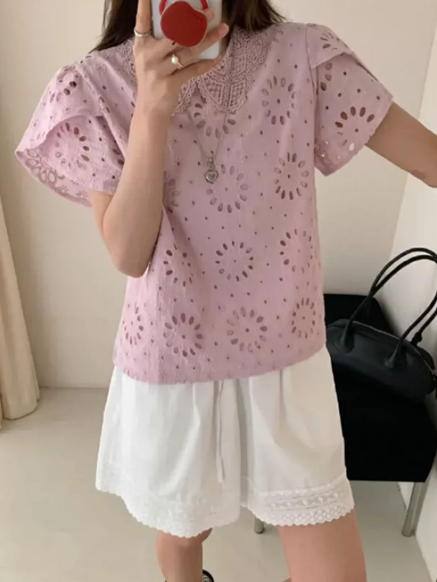 Elegant Hollow out Lace Collar Short Sleeve Women's Shirt Heavy Embroidery Double Layer Light Blocking Summer New Style
Elegant Hollow out Lace Collar Short Sleeve Women's Shirt Heavy Embroidery Double Layer Light Blocking Summer New Style