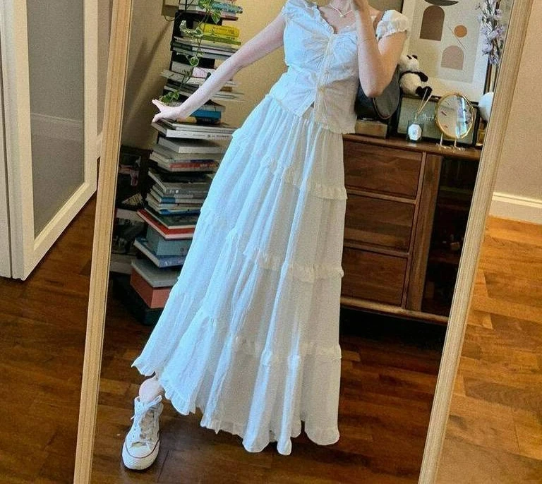 Super Fairy Embroidered Shell White Shirt Ruffle Edge Cake Skirt Long Skirt Set
Super Fairy Embroidered Shell White Shirt Ruffle Edge Cake Skirt Long Skirt Set