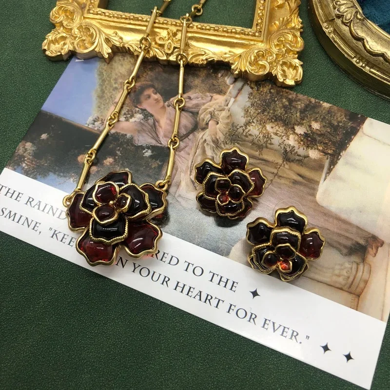 Vintage Medieval Jewelry Sets for Women Red Flower Elegant Necklace Earrings Perfect for Party Wedding Fashion
Vintage Medieval Jewelry Sets for Women Red Flower Elegant Necklace Earrings Perfect for Party Wedding Fashion