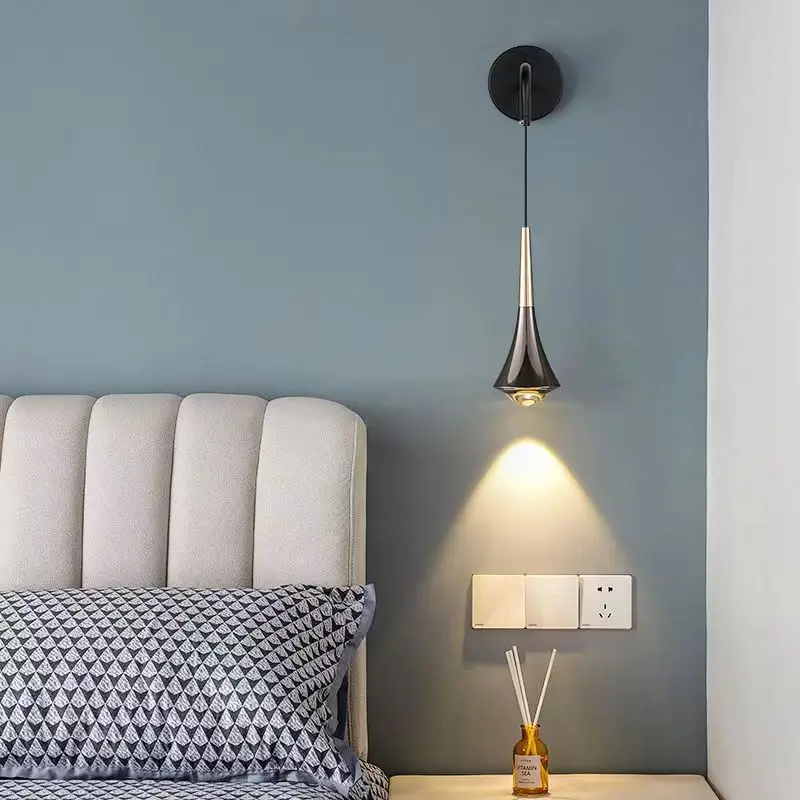 Minimalist Wall Lamp Modern Elecplating Aluminum Wall Lights for Bedroom Bedside Study Room TV Background
Minimalist Wall Lamp Modern Elecplating Aluminum Wall Lights for Bedroom Bedside Study Room TV Background