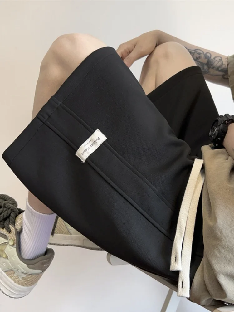 Мужские летние повседневные спортивные шорты свободного кроя для подростков, прямые баскетбольные брюки в американском стиле, со средней талией, из дышащего тонкого материала
Мужские летние повседневные спортивные шорты свободного кроя для подростков, прямые баскетбольные брюки в американском стиле, со средней талией, из дышащего тонкого материала