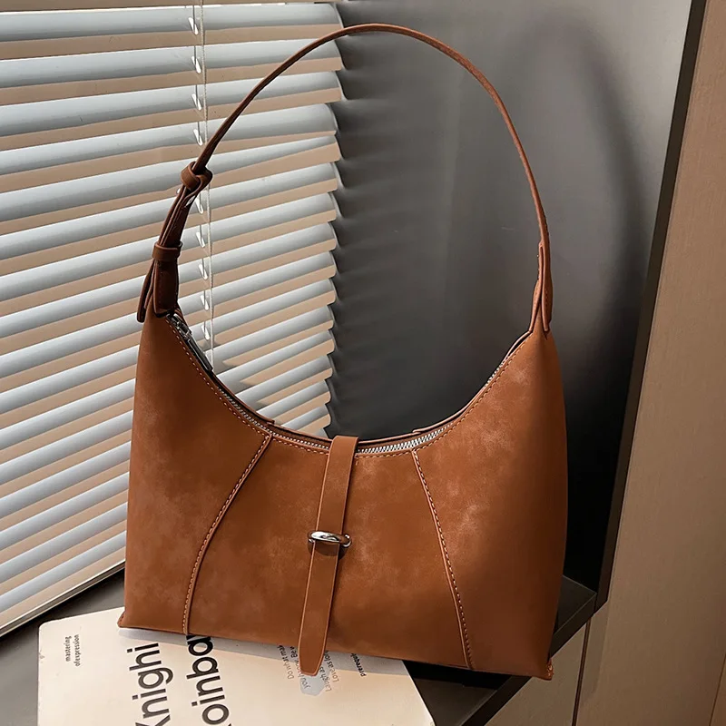 Осенняя сумка в форме полумесяца 2025, матовая сумка через плечо для женщин, текстурированная пригородная сумка, минималистичная сумка на ремне, шикарный день
Осенняя сумка в форме полумесяца 2025, матовая сумка через плечо для женщин, текстурированная пригородная сумка, минималистичная сумка на ремне, шикарный день