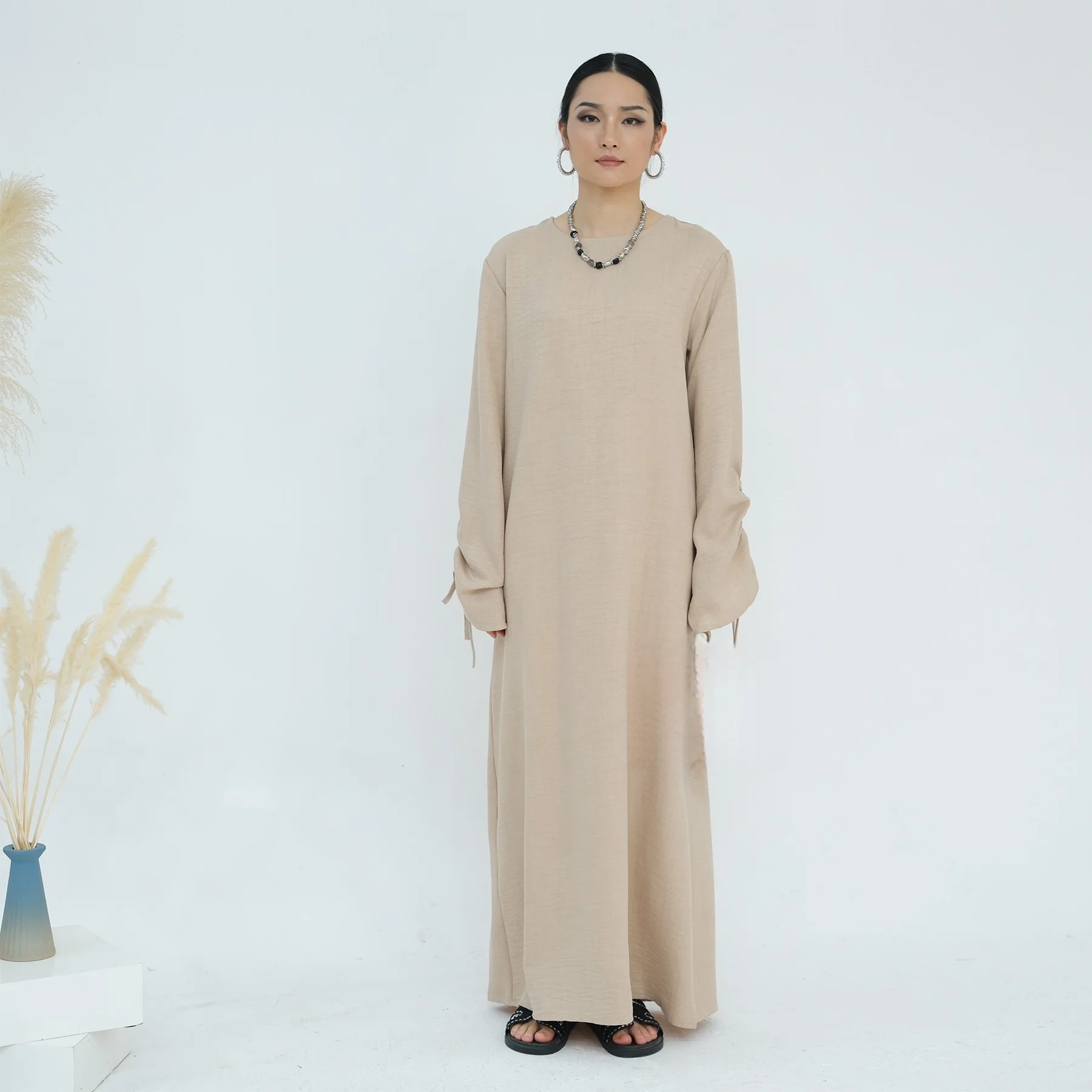 Muslim Women Lace Up Sleeve Maxi Dress Dubai Abaya Turkey Kaftan Eid Ramadan Islam Clothing Kebaya Caftan Marocain Femme Robe
Muslim Women Lace Up Sleeve Maxi Dress Dubai Abaya Turkey Kaftan Eid Ramadan Islam Clothing Kebaya Caftan Marocain Femme Robe