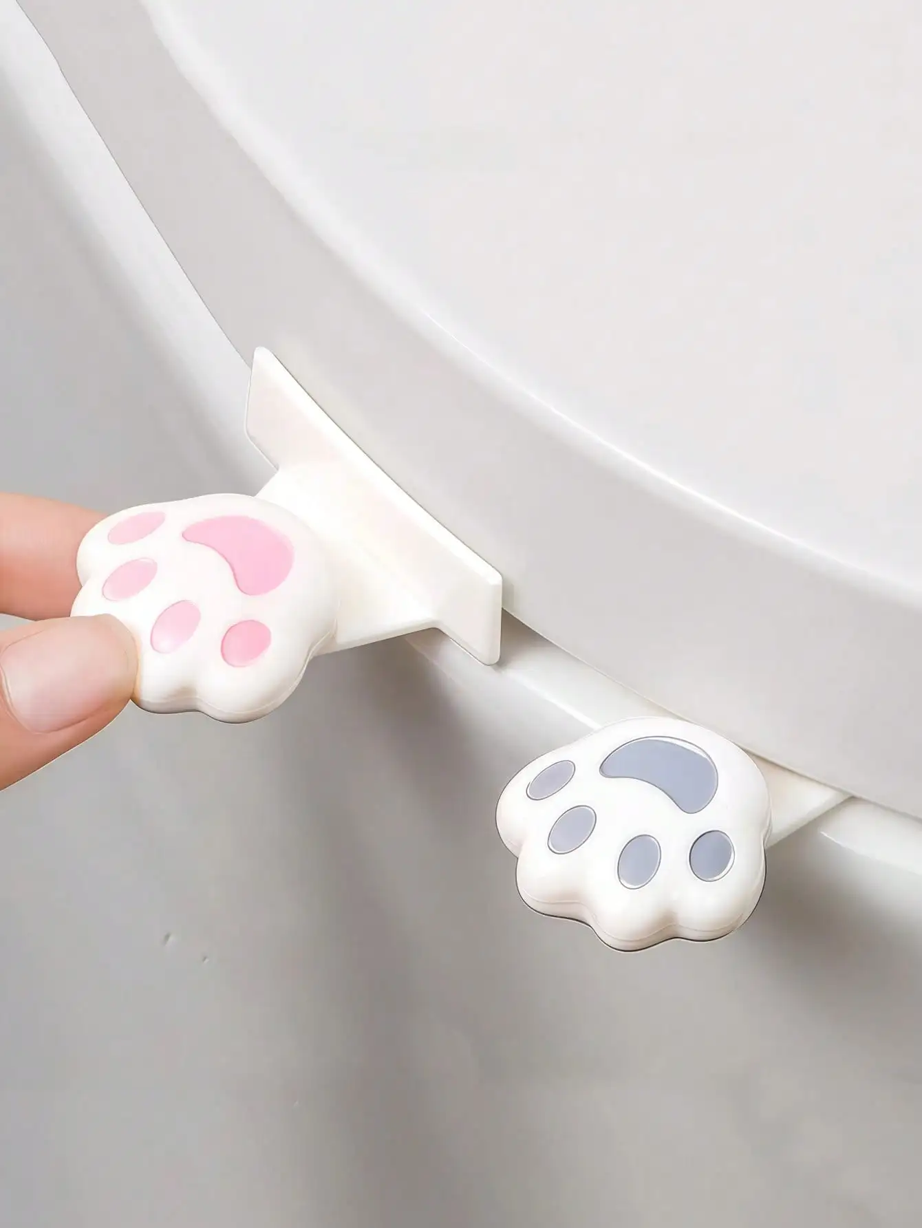 1pc Adorable Cat Paw Toilet Seat Cover Lifter, Touchless Toilet Lid, Flip Cover Handle Raiser, Bathroom Accessory
1pc Adorable Cat Paw Toilet Seat Cover Lifter, Touchless Toilet Lid, Flip Cover Handle Raiser, Bathroom Accessory