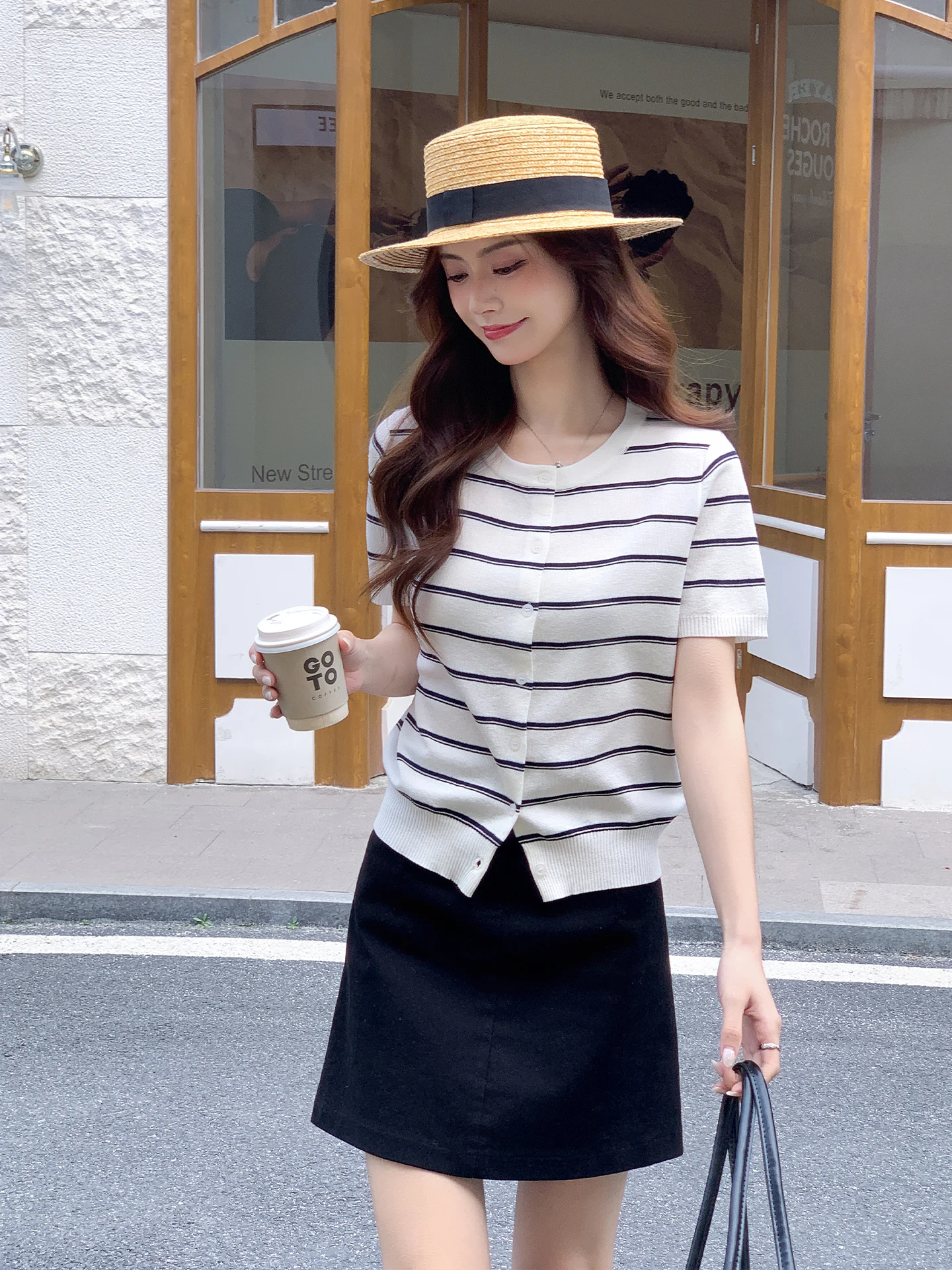 Linen Ice Silk Short Sleeve Knitted Open Cardigan Women's Summer Thin Breathable Slimming Top Commute Style Regular Fit
Linen Ice Silk Short Sleeve Knitted Open Cardigan Women's Summer Thin Breathable Slimming Top Commute Style Regular Fit