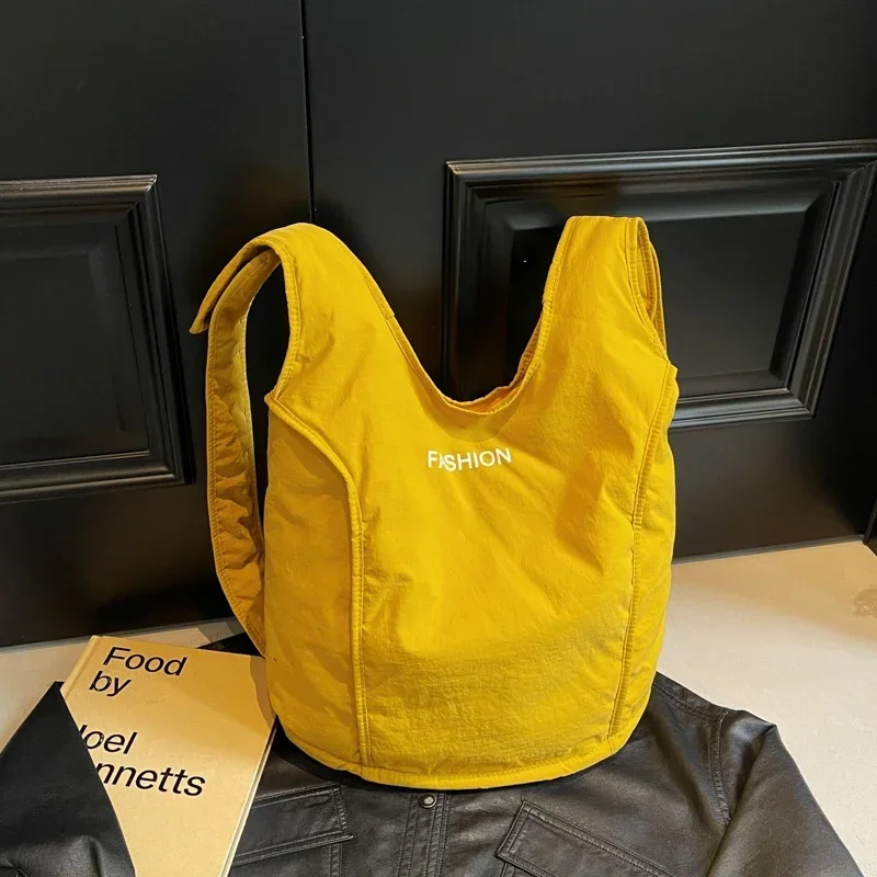 Korean Niche Lazy Style Large Capacity Backpack for Women 2024 New Portable Multifunctional Backpack Student Class Eine Tasche
Korean Niche Lazy Style Large Capacity Backpack for Women 2024 New Portable Multifunctional Backpack Student Class Eine Tasche