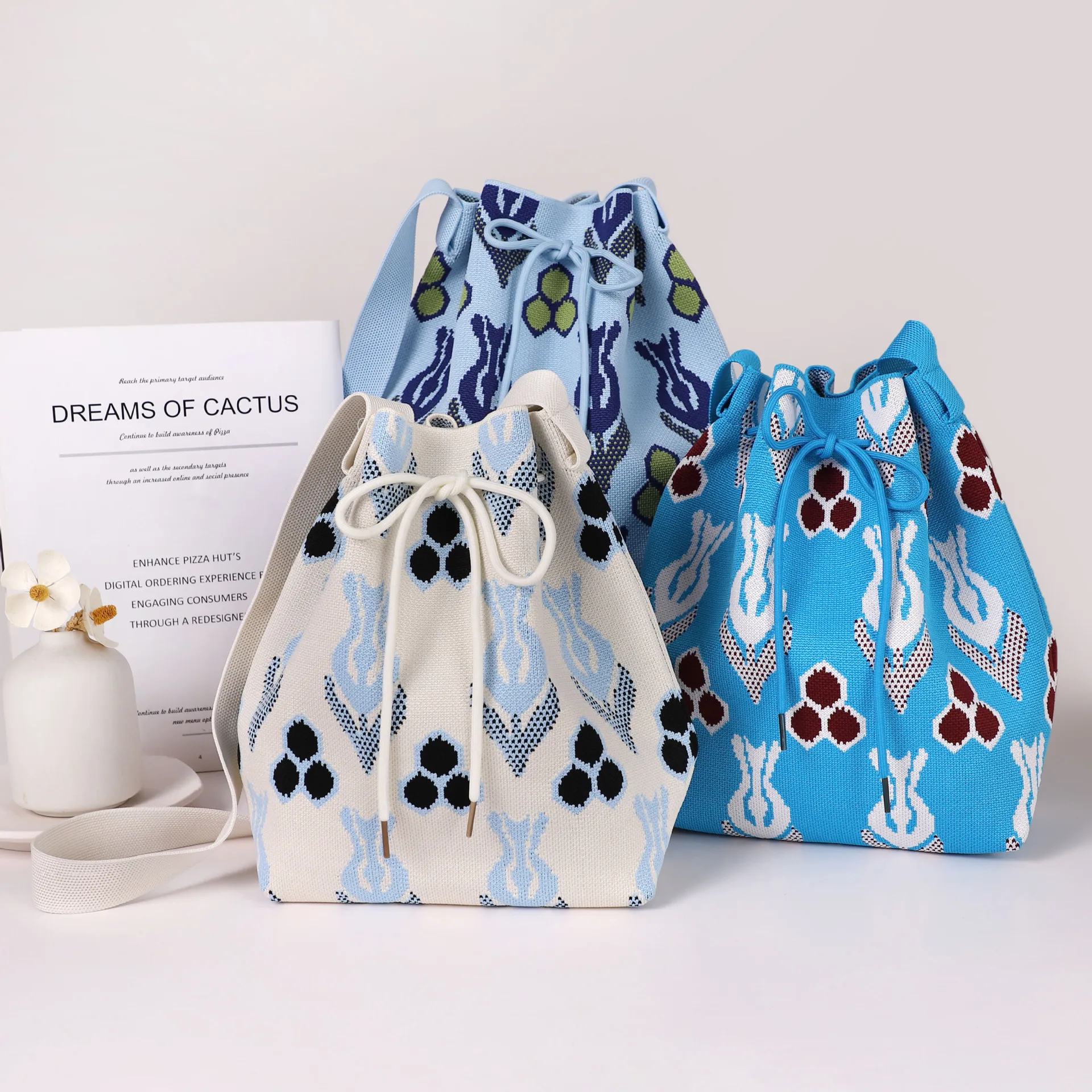 Portable Knitted Ethnic Style Tote Bag Casual Versatile Leisure Edelweiss Crossbody Bag Soft Polyester Bucket Shape
Portable Knitted Ethnic Style Tote Bag Casual Versatile Leisure Edelweiss Crossbody Bag Soft Polyester Bucket Shape
