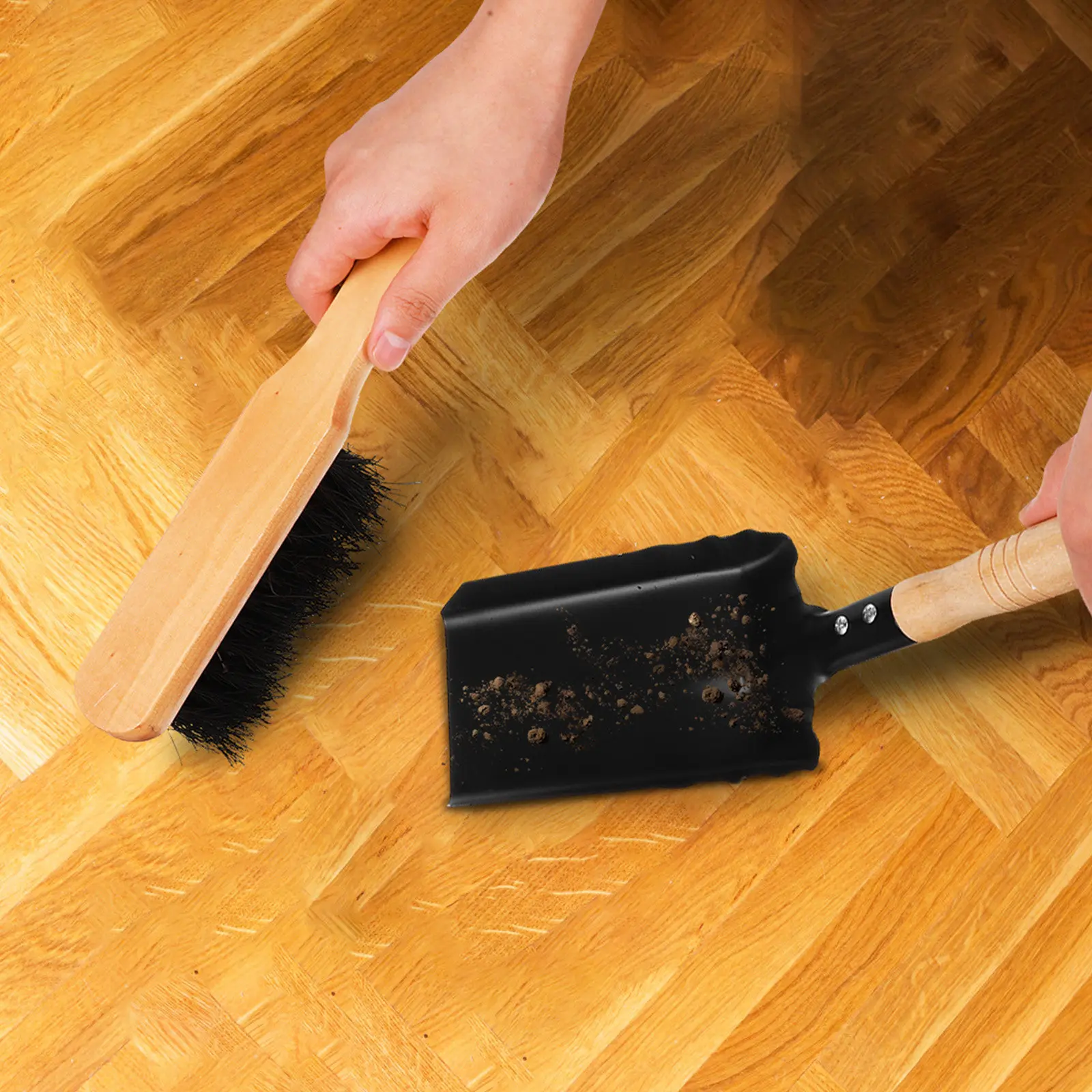 Набор из щетки и совка с плотной мягкой щетиной и нескользящей ручкой для очистки от золы в камине, грунта в саду или пыли в шкафу, компактный.
Набор из щетки и совка с плотной мягкой щетиной и нескользящей ручкой для очистки от золы в камине, грунта в саду или пыли в шкафу, компактный.