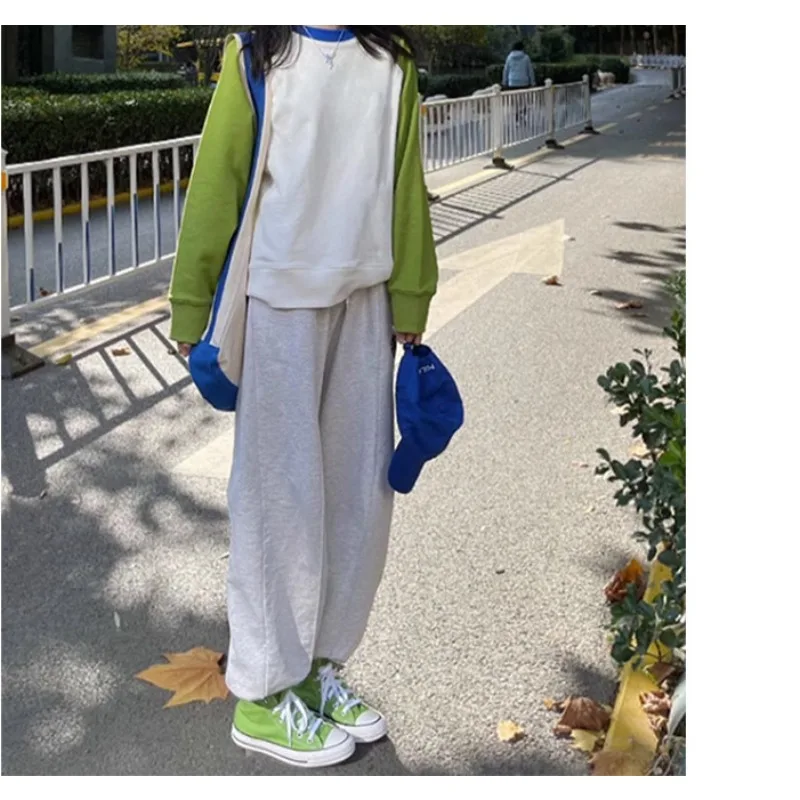 Early Autumn Sweatshirt Spring and Autumn 2024 New Contrast Color Long Sleeve T-shirt Round Neck Top Thin Loose Autumn Clothes
Early Autumn Sweatshirt Spring and Autumn 2024 New Contrast Color Long Sleeve T-shirt Round Neck Top Thin Loose Autumn Clothes