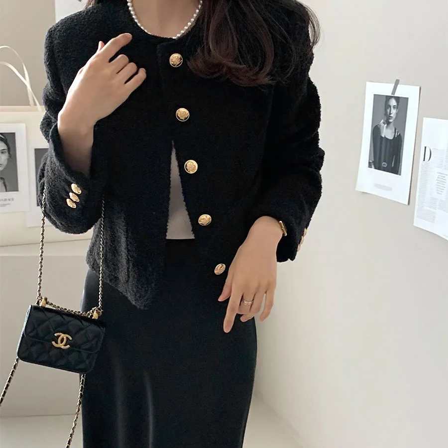 Chic Short Woolen Coat for Women Single Button Design Fashionable Elegant Ladylike Style Long Sleeve round Neck Pure Color
Chic Short Woolen Coat for Women Single Button Design Fashionable Elegant Ladylike Style Long Sleeve round Neck Pure Color