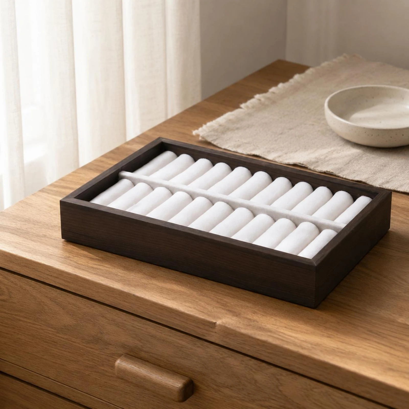 20-Slot Band Holder Tray Rectangular Velvet Band Holder Tray Countertop for Retail Display
20-Slot Band Holder Tray Rectangular Velvet Band Holder Tray Countertop for Retail Display