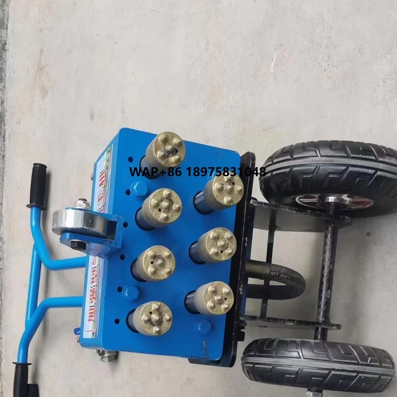 Crawler concrete on-site chiseling machine, subway bridge seat surface chiseling refurbishment machine
Crawler concrete on-site chiseling machine, subway bridge seat surface chiseling refurbishment machine
