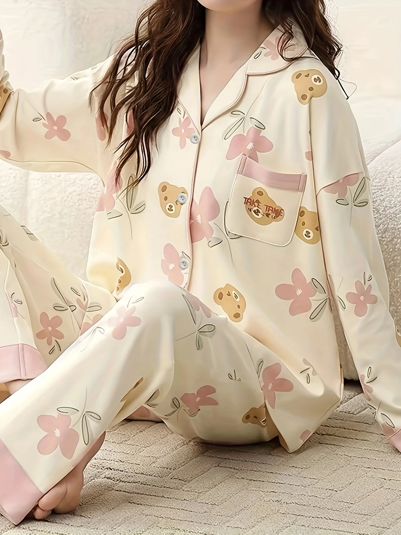 New Autumn and Winter Women's Ins-style Two-Piece Loungewear - Bear Print & Fresh Floral Pattern
New Autumn and Winter Women's Ins-style Two-Piece Loungewear - Bear Print & Fresh Floral Pattern