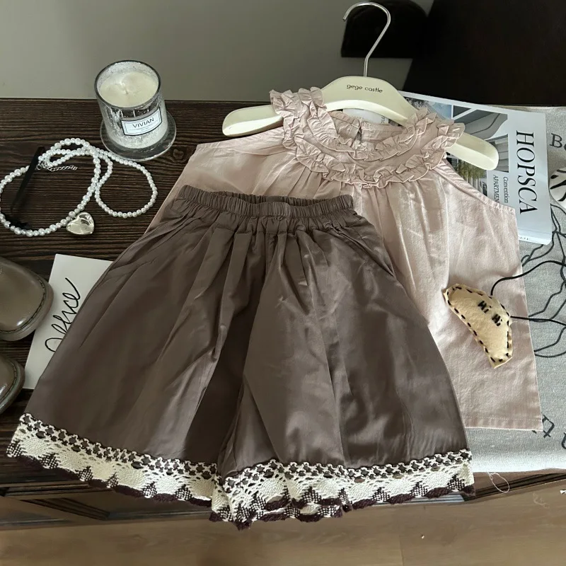 Children's Clothing2025New Summer Girls' Ruffled Collar Sleeveless Top Vintage Mori Style Wide Leg Shorts Set
Children's Clothing2025New Summer Girls' Ruffled Collar Sleeveless Top Vintage Mori Style Wide Leg Shorts Set
