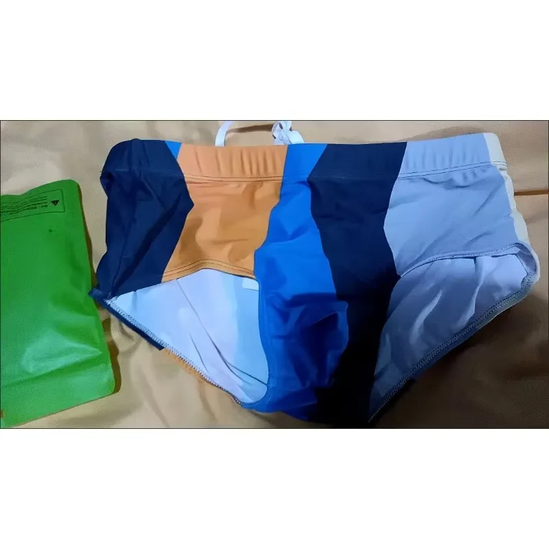 2026 Fashion Warehouse wholesale spot European and American men's seaside beach shorts 10801
2026 Fashion Warehouse wholesale spot European and American men's seaside beach shorts 10801