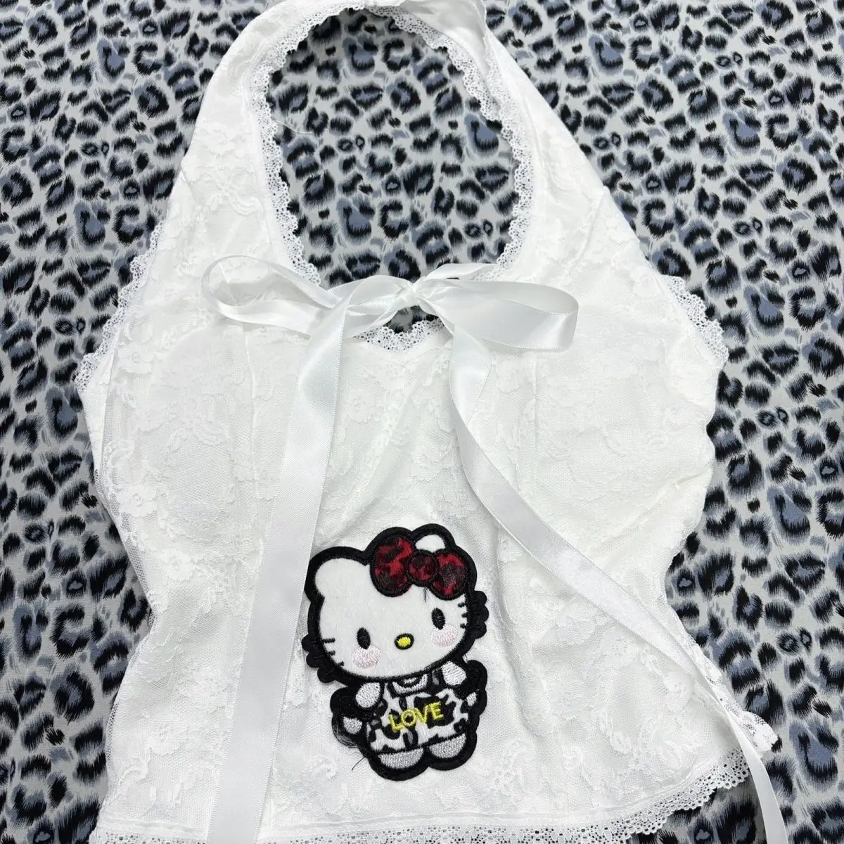 Sanrio Hello Kitty Subculture Spicy Girl Hanging Neck Camisole Sweet Lace Bow Sexy Tank Top Korean Version Simple Trend Hot Tops
Sanrio Hello Kitty Subculture Spicy Girl Hanging Neck Camisole Sweet Lace Bow Sexy Tank Top Korean Version Simple Trend Hot Tops