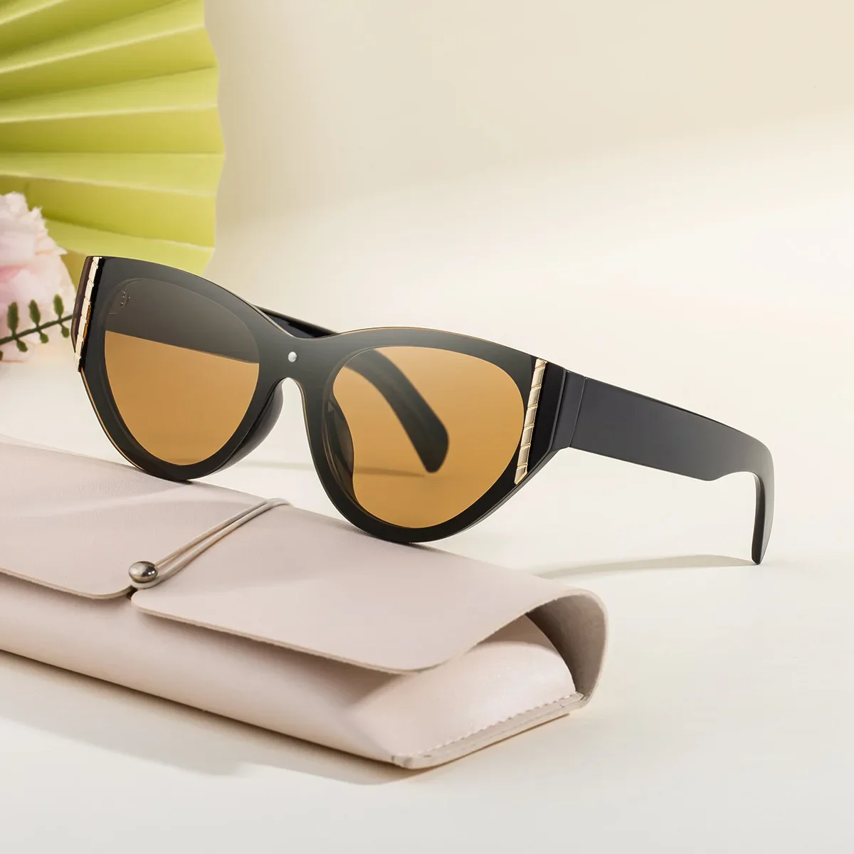 Women's cat-eye premium sunglasses 2025 new trend ins wind sunscreen sunglasses women's cross-border
Women's cat-eye premium sunglasses 2025 new trend ins wind sunscreen sunglasses women's cross-border