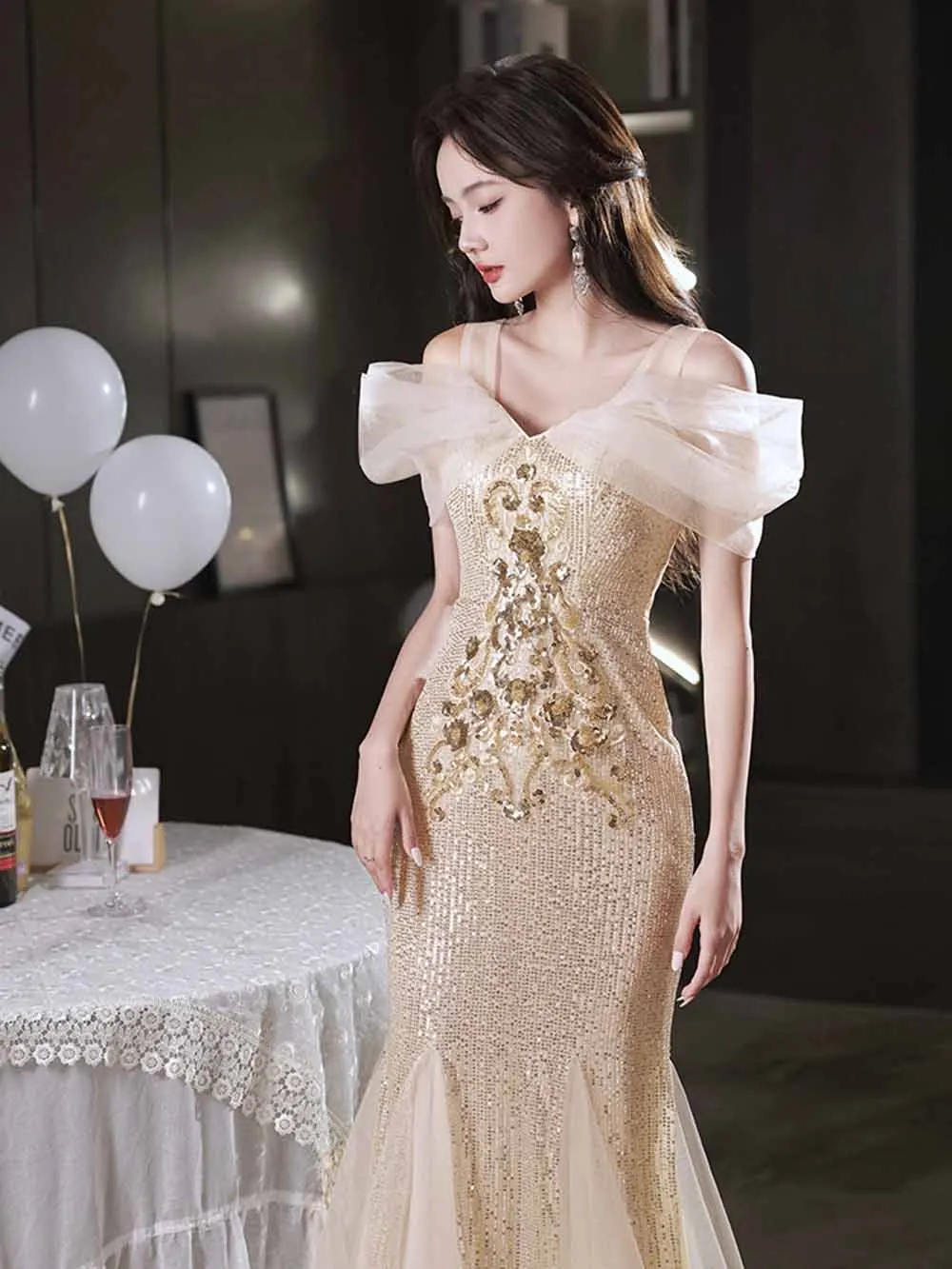 Elegant Champagne Evening Dress Light Luxury Women's Long Mermaid Off The Shoulder Mesh Collar Gown Shining Sequins Vestido
Elegant Champagne Evening Dress Light Luxury Women's Long Mermaid Off The Shoulder Mesh Collar Gown Shining Sequins Vestido