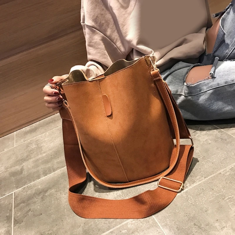Crossbody Bag PU Leather Shoulder Bucket Tote for Women with Adjustable Strap 066F
Crossbody Bag PU Leather Shoulder Bucket Tote for Women with Adjustable Strap 066F