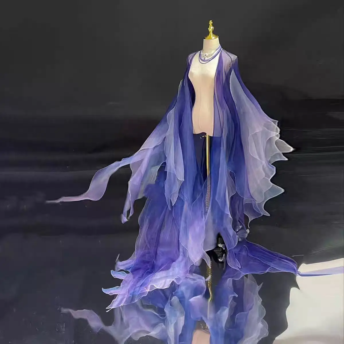 Elegant Purple Hanfu Robe for Women Traditional Chinese Outer Long Robe Summer Beach Party Cosplay Accessories Hanfu Shawl
Elegant Purple Hanfu Robe for Women Traditional Chinese Outer Long Robe Summer Beach Party Cosplay Accessories Hanfu Shawl