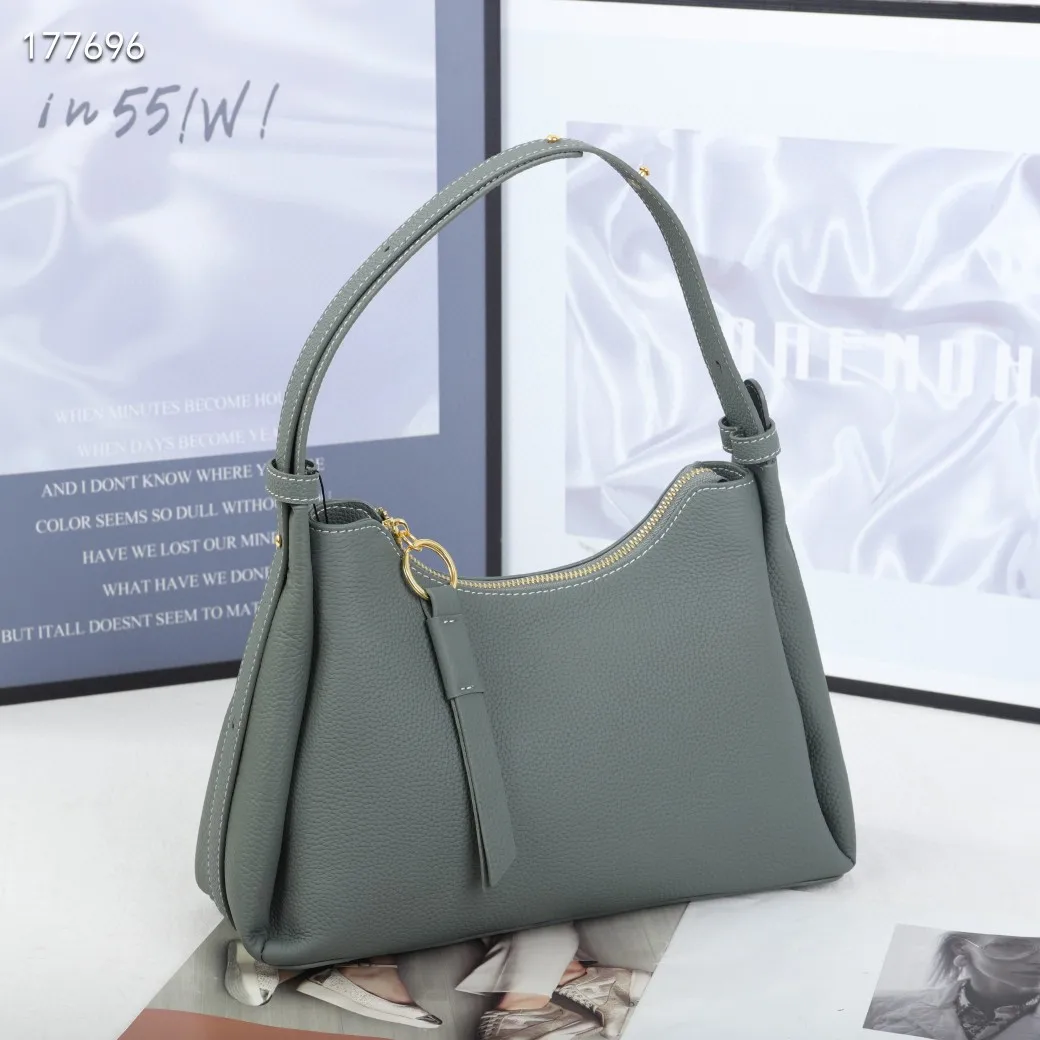 Повседневная женская сумка из натуральной кожи, модная сумка-тоут из коровьей кожи для молодых девушек, новинка 2026 года, сумки через плечо
Повседневная женская сумка из натуральной кожи, модная сумка-тоут из коровьей кожи для молодых девушек, новинка 2026 года, сумки через плечо