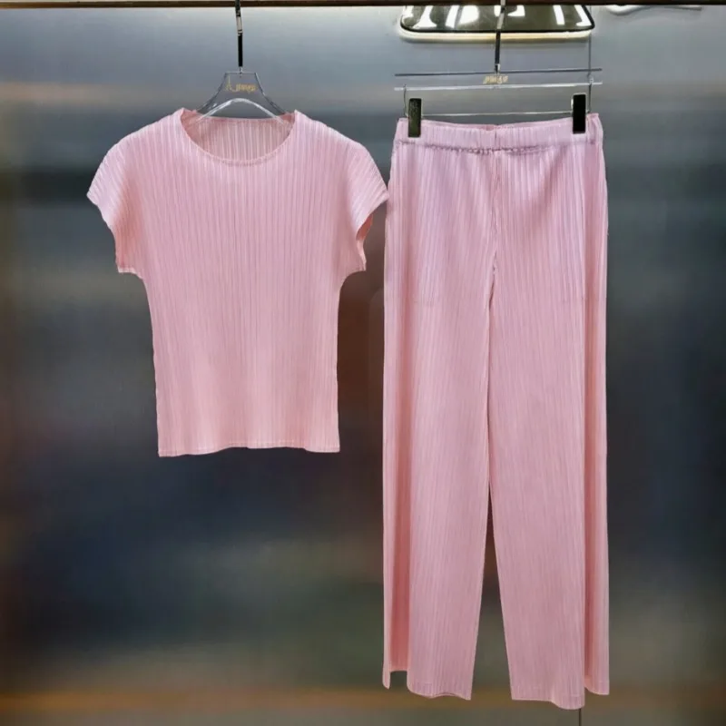 Miyake Pleated T-Shirt 2026 Summer New Short Sleeve Top Straight Pants 2-Piece Set Women's Lightweight Stretchy Draped Clothing
Miyake Pleated T-Shirt 2026 Summer New Short Sleeve Top Straight Pants 2-Piece Set Women's Lightweight Stretchy Draped Clothing