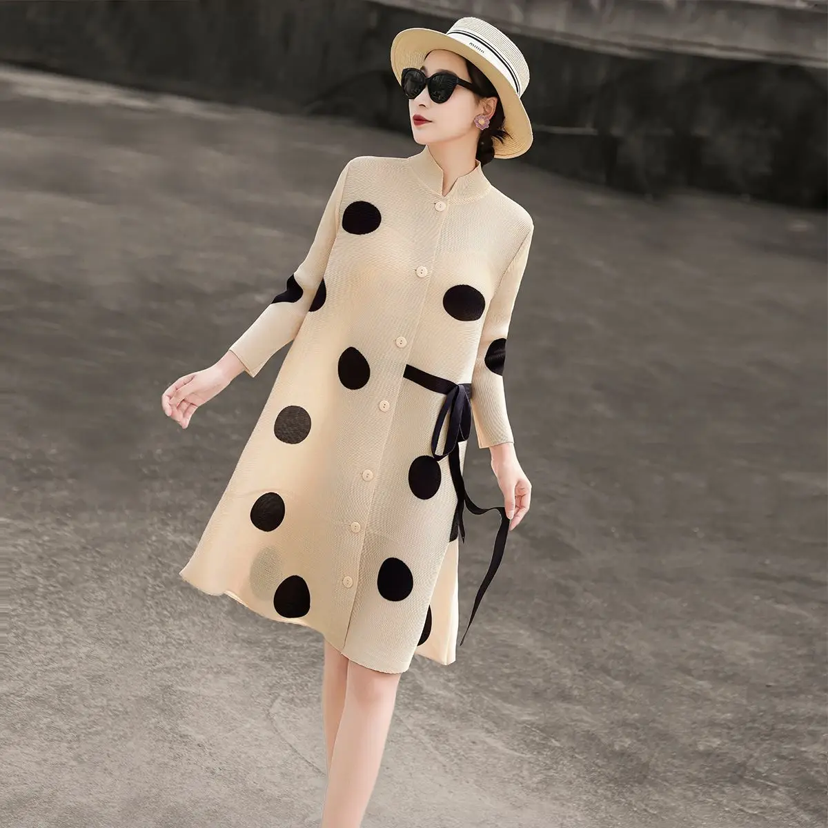Vintage Pleated Polka-dot Stand-collar Dress Women Shirt Dress Tie-front Spring Summer Trends Dresses Design Clothing
Vintage Pleated Polka-dot Stand-collar Dress Women Shirt Dress Tie-front Spring Summer Trends Dresses Design Clothing