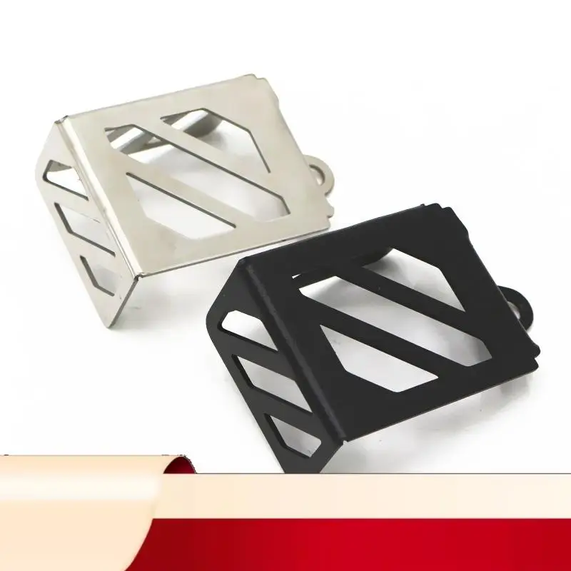 Motorcycle Rear Oil Cap Guard Protector Fluid Reservoir Guard Oil Cap Cover For Honda CB125R CB150R CB250R 300R-N32R
Motorcycle Rear Oil Cap Guard Protector Fluid Reservoir Guard Oil Cap Cover For Honda CB125R CB150R CB250R 300R-N32R