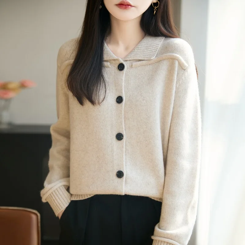 A Thick Button-down Knitted Cardigan for Women Stylish Grey Sweater Coat New Thickened Warm Base Layer for Autumn and Winter
A Thick Button-down Knitted Cardigan for Women Stylish Grey Sweater Coat New Thickened Warm Base Layer for Autumn and Winter