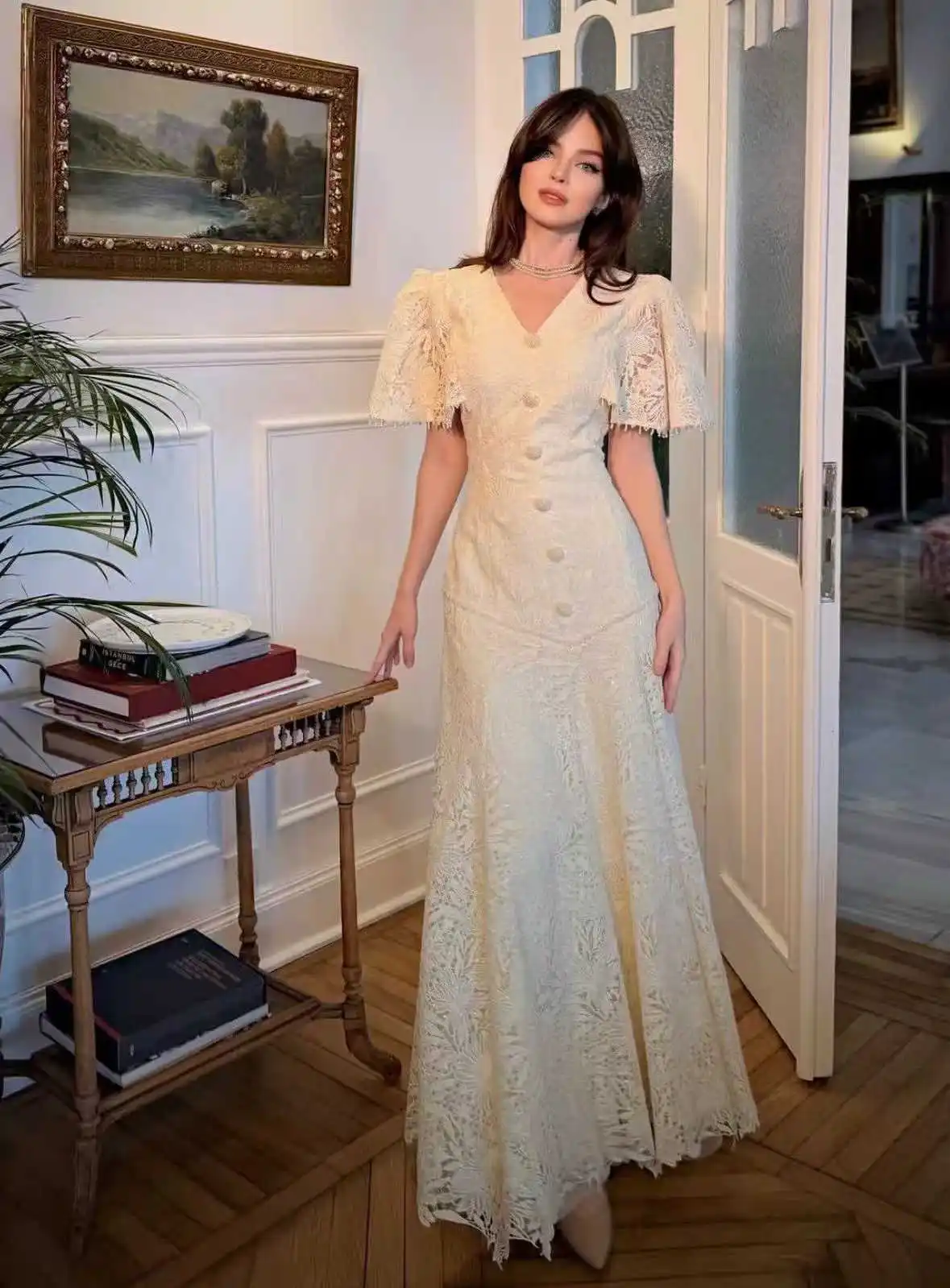 High Quality 2026 Women V-Neck Lace Maxi Dress Short Sleeve Corset Back Formal Evening Party Gown 2 Colors
High Quality 2026 Women V-Neck Lace Maxi Dress Short Sleeve Corset Back Formal Evening Party Gown 2 Colors