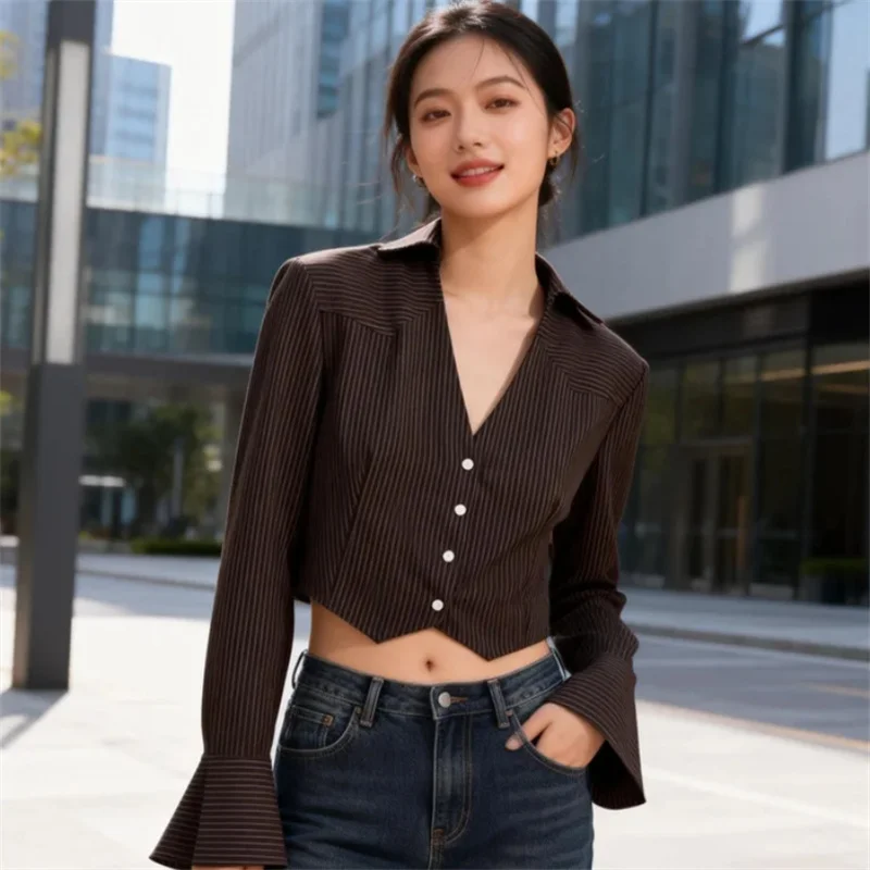 Новое поступление весны 2026, европейская и американская модная укороченная полосатая куртка-рубашка с подплечниками
Новое поступление весны 2026, европейская и американская модная укороченная полосатая куртка-рубашка с подплечниками