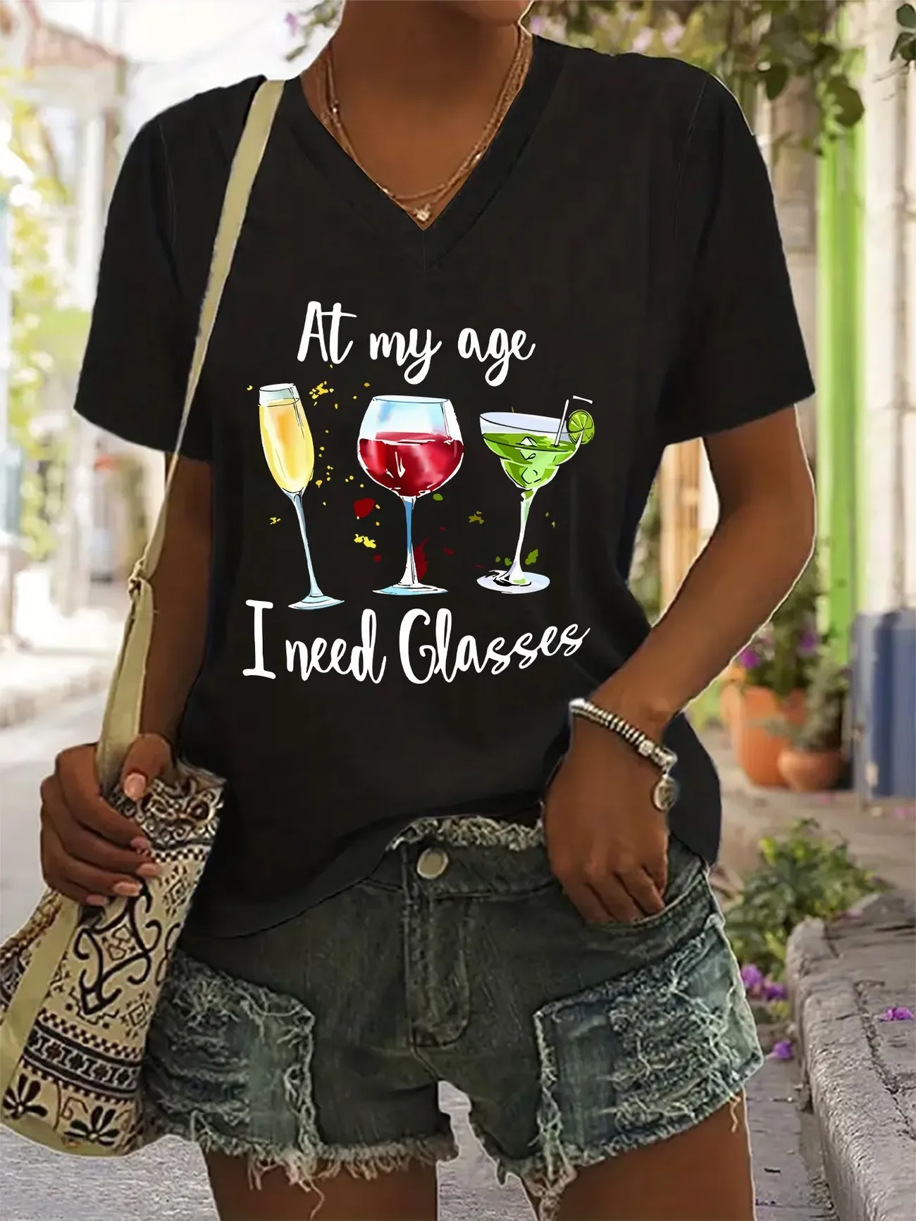 Fashion At My Age I Need Glasses T-shirt V Neck Casual Vintage Y2k Printed T Shirts Women Short Sleeve Tee Shirt V-Neck Summer
Fashion At My Age I Need Glasses T-shirt V Neck Casual Vintage Y2k Printed T Shirts Women Short Sleeve Tee Shirt V-Neck Summer