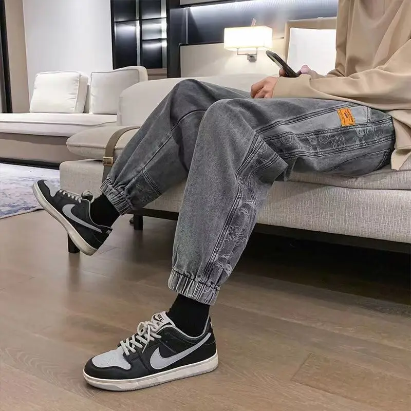 Men's Casual Pants Spring and Autumn Bunched Jeans Youth Loose Large Size Nine Points Harem Pants Korean Version
Men's Casual Pants Spring and Autumn Bunched Jeans Youth Loose Large Size Nine Points Harem Pants Korean Version