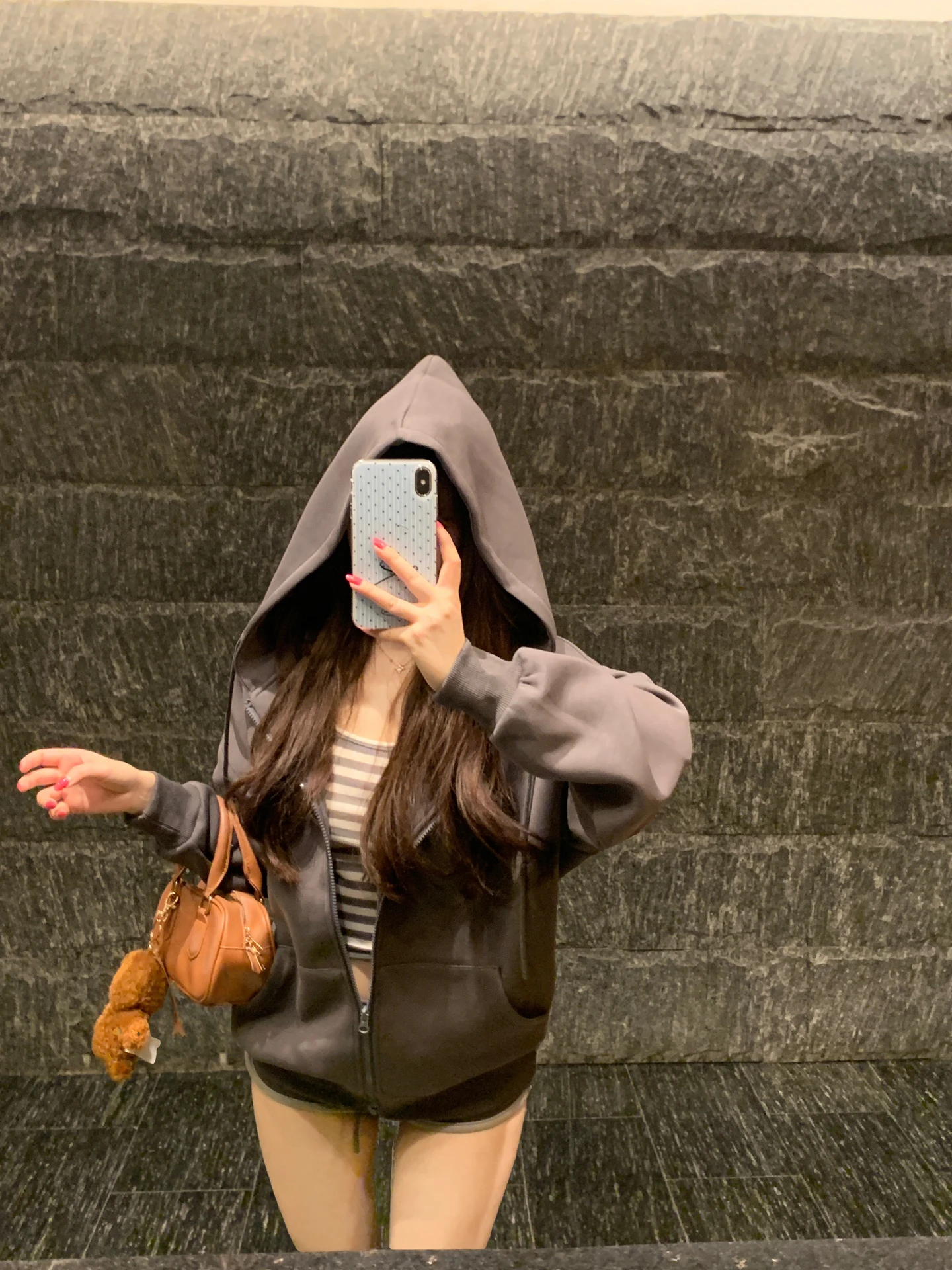 Женский модный комплект M900: повседневные шорты, кардиган, топ. Осенняя коллекция. Элегантный качественный комплект для отдыха.
Женский модный комплект M900: повседневные шорты, кардиган, топ. Осенняя коллекция. Элегантный качественный комплект для отдыха.