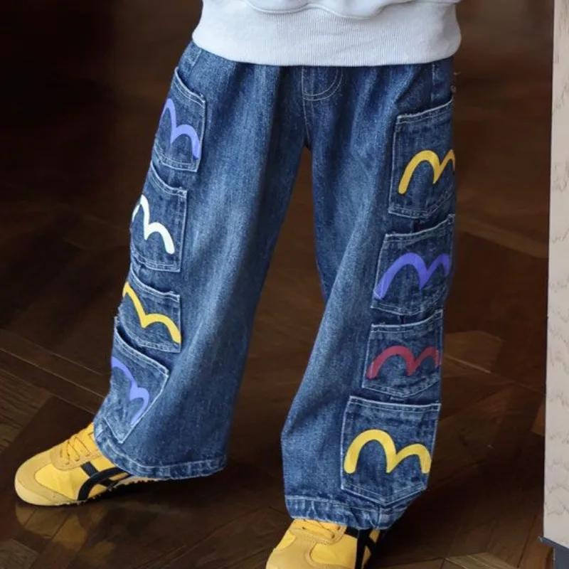 Осень 202, новые джинсы в корейском стиле с несколькими карманами для мальчиков — модные модные всесезонные джинсовые брюки для детей
Осень 202, новые джинсы в корейском стиле с несколькими карманами для мальчиков — модные модные всесезонные джинсовые брюки для детей