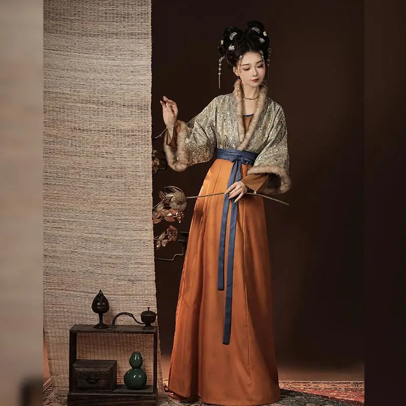Imitation Song Dynasty brocade jacket, vertical collar shirt, waist-length slit skirt, Hanfu women's Chinese-style suit
Imitation Song Dynasty brocade jacket, vertical collar shirt, waist-length slit skirt, Hanfu women's Chinese-style suit