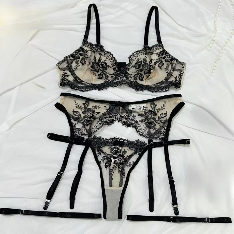 Sexy bikini with mesh, elaborate floral embroidery, and sheer two-piece swimsuit set
Sexy bikini with mesh, elaborate floral embroidery, and sheer two-piece swimsuit set