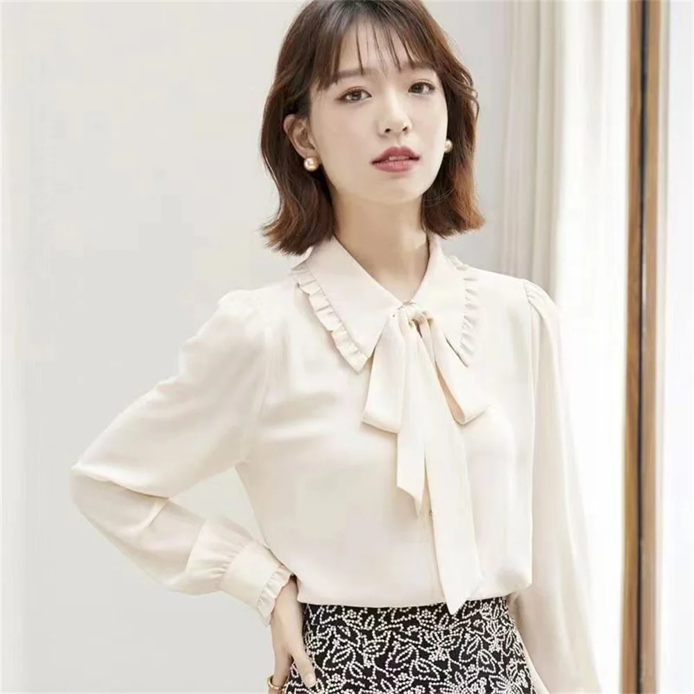 Женские топы, блузки, хит продаж, 2025 г., милые милые рубашки в консервативном стиле для девочек, однотонные базовые рубашки на шнуровке с воротником-бабочкой для офиса и женщин
Женские топы, блузки, хит продаж, 2025 г., милые милые рубашки в консервативном стиле для девочек, однотонные базовые рубашки на шнуровке с воротником-бабочкой для офиса и женщин