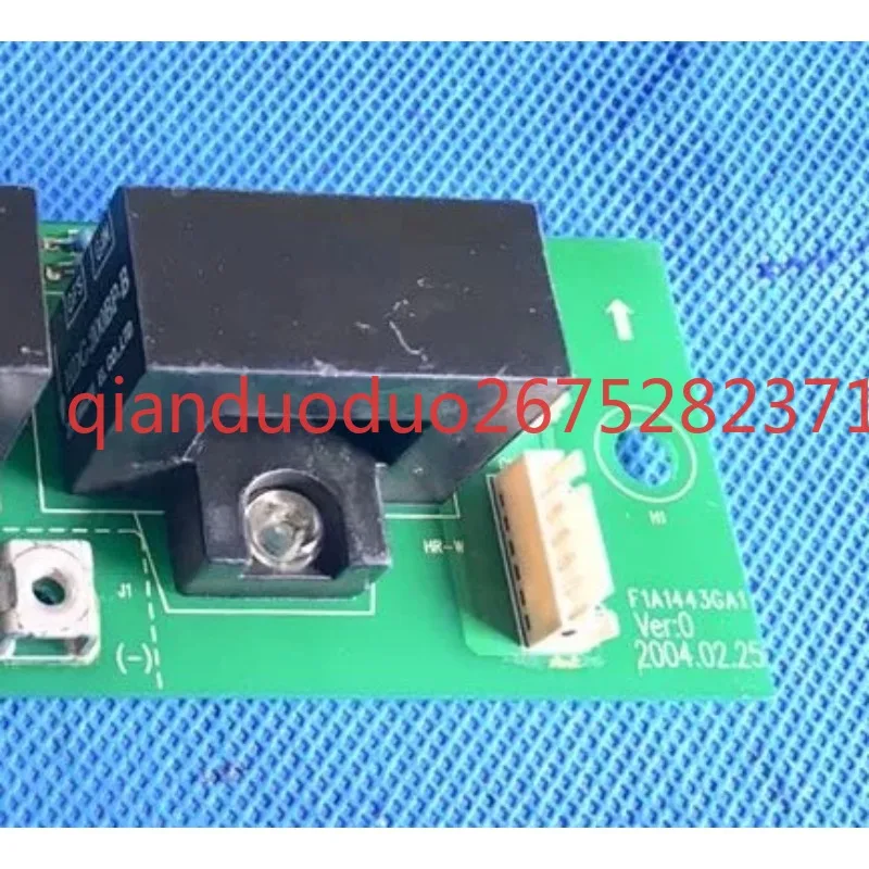 Suitable for Emerson inverter EV2000 Hall sensor 37-45KW-55KW current transformer F1A1443GA1
Suitable for Emerson inverter EV2000 Hall sensor 37-45KW-55KW current transformer F1A1443GA1