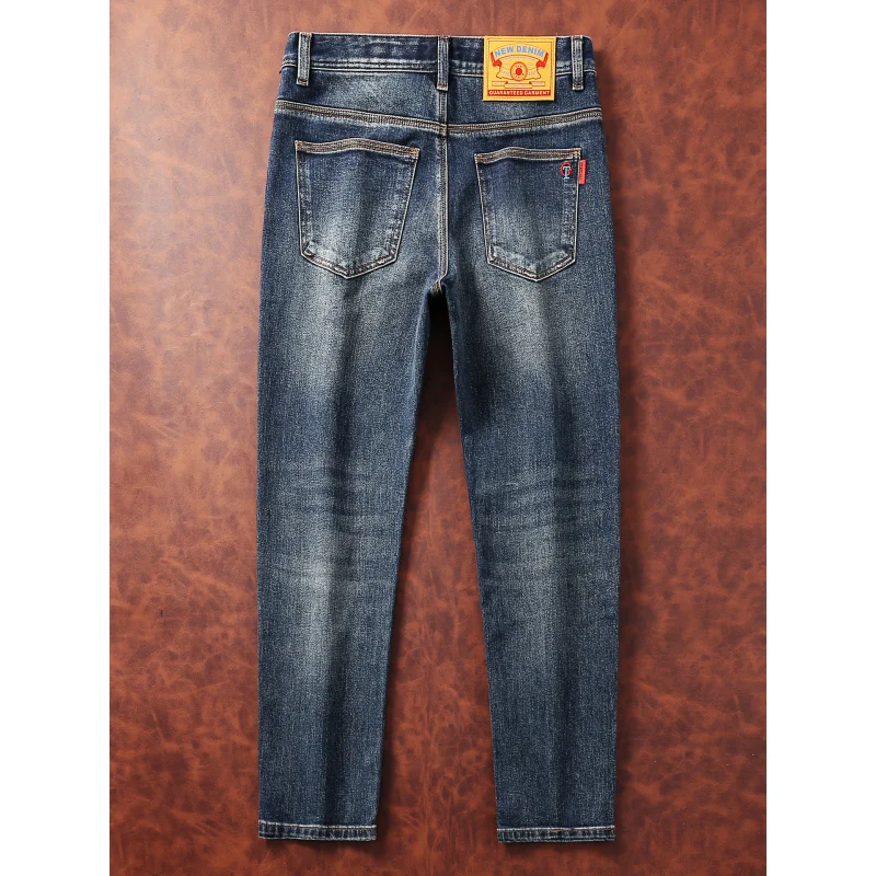 Осенние модные джинсы 2024, мужские американские высококачественные шлифовальные, белые, для похудения, маленькие прямые модные брендовые брюки
Осенние модные джинсы 2024, мужские американские высококачественные шлифовальные, белые, для похудения, маленькие прямые модные брендовые брюки