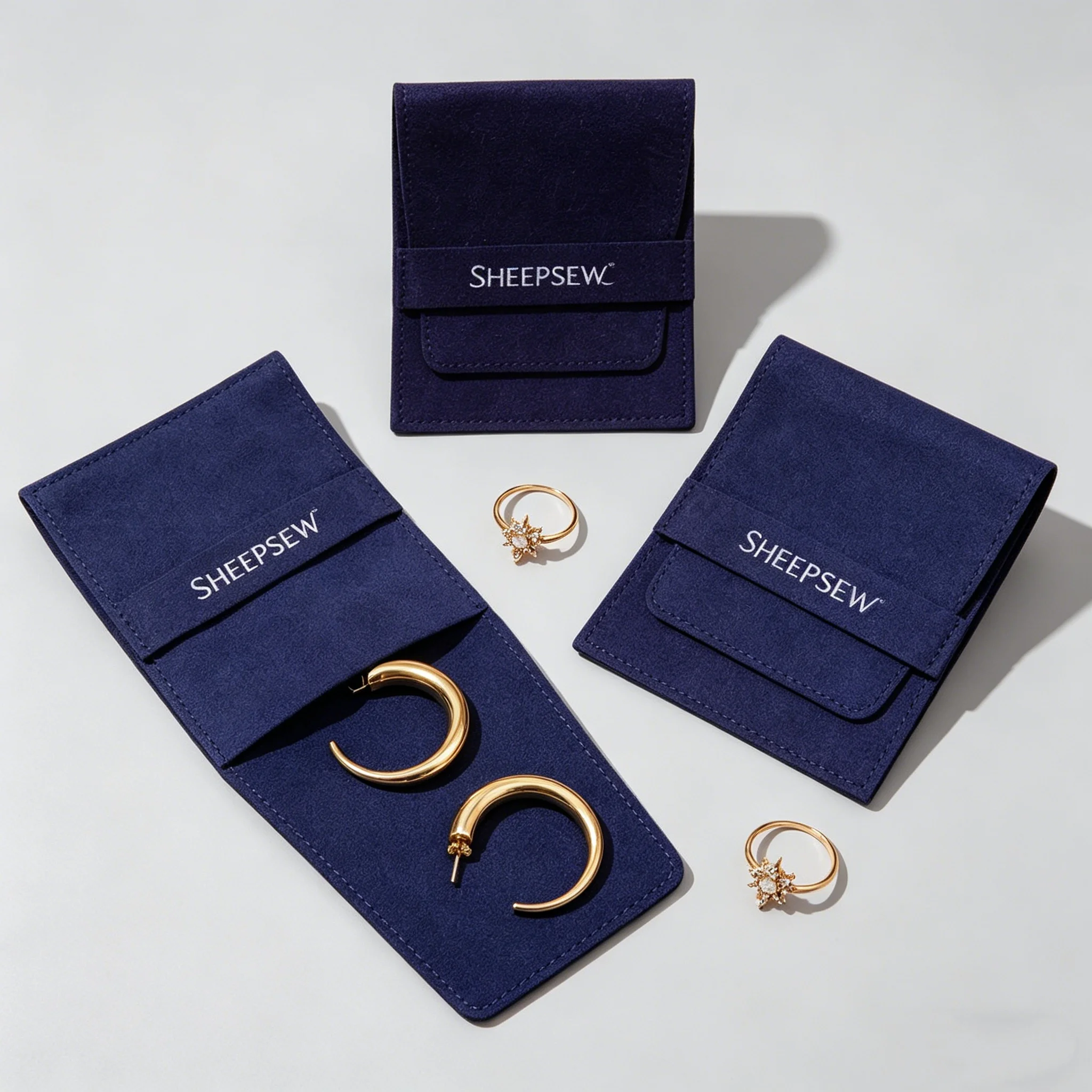 SheepSew Hot Sell Custom Logo Microfiber Jewelry Pouch with Snap Button, Luxury Velvet Jewelry Bag for Ring Necklace Earring Sto
SheepSew Hot Sell Custom Logo Microfiber Jewelry Pouch with Snap Button, Luxury Velvet Jewelry Bag for Ring Necklace Earring Sto