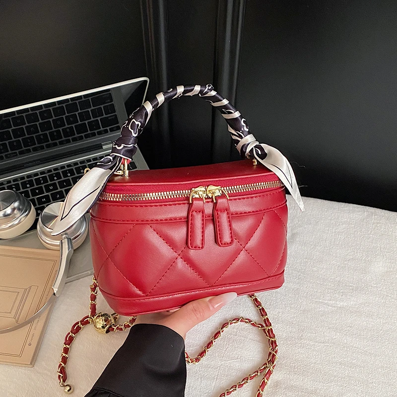 Красная женская сумка-клатч, модная мини-сумка через плечо для телефона, стильная сумка для помады, сумка на цепочке, женская сумочка, кошелек на молнии
Красная женская сумка-клатч, модная мини-сумка через плечо для телефона, стильная сумка для помады, сумка на цепочке, женская сумочка, кошелек на молнии