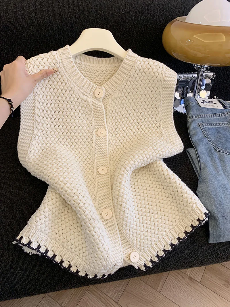 Round Neck Solid Color Knitted Cardigan Vest Women's Spring / Autumn Korean Vversion Loose Sleeveless Sweater Top Women
Round Neck Solid Color Knitted Cardigan Vest Women's Spring / Autumn Korean Vversion Loose Sleeveless Sweater Top Women