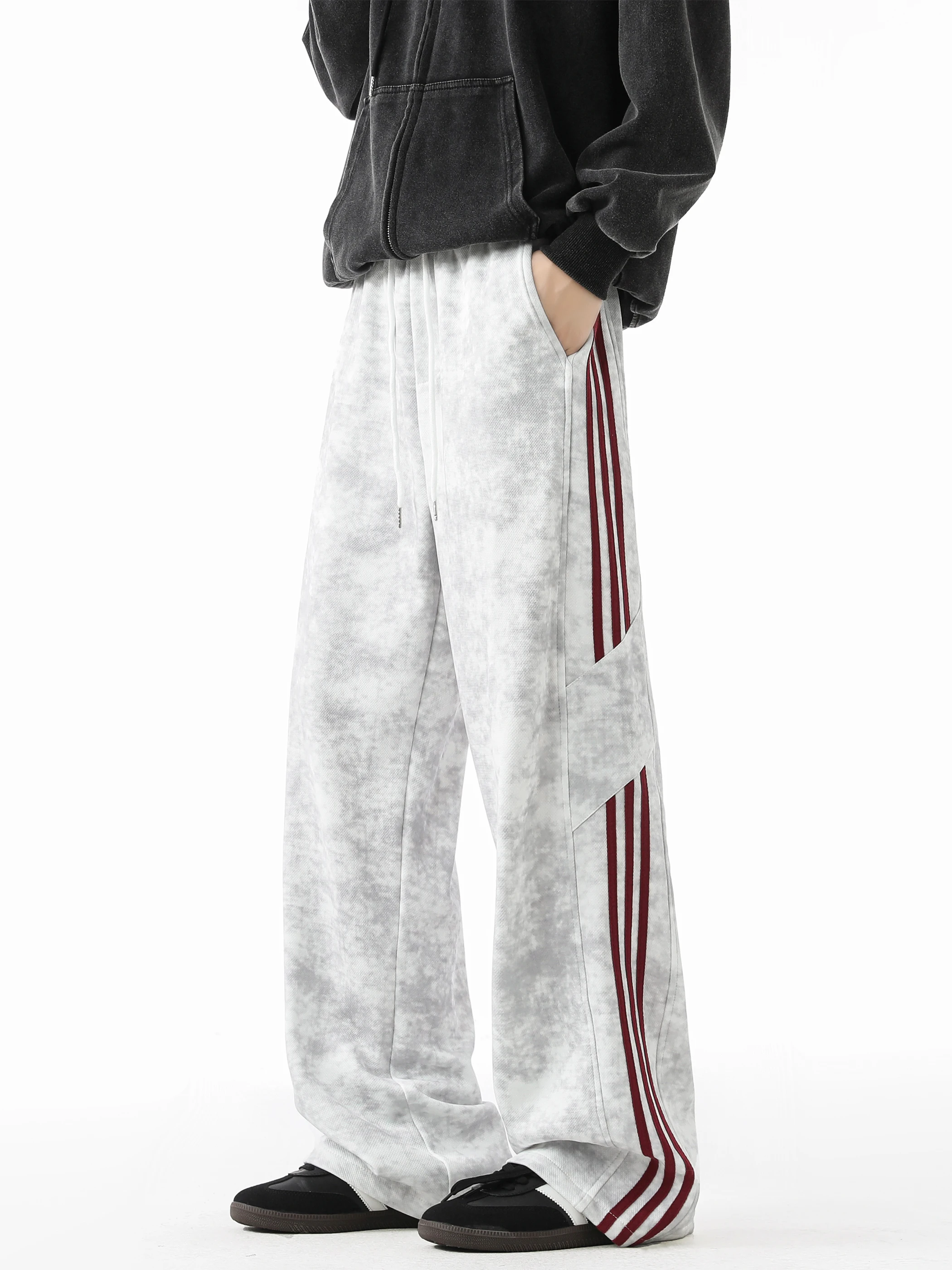 Американские полосатые свободные брюки с рисунком Sle, мужские осенние прямые драпированные спортивные длинные повседневные спортивные штаны
Американские полосатые свободные брюки с рисунком Sle, мужские осенние прямые драпированные спортивные длинные повседневные спортивные штаны