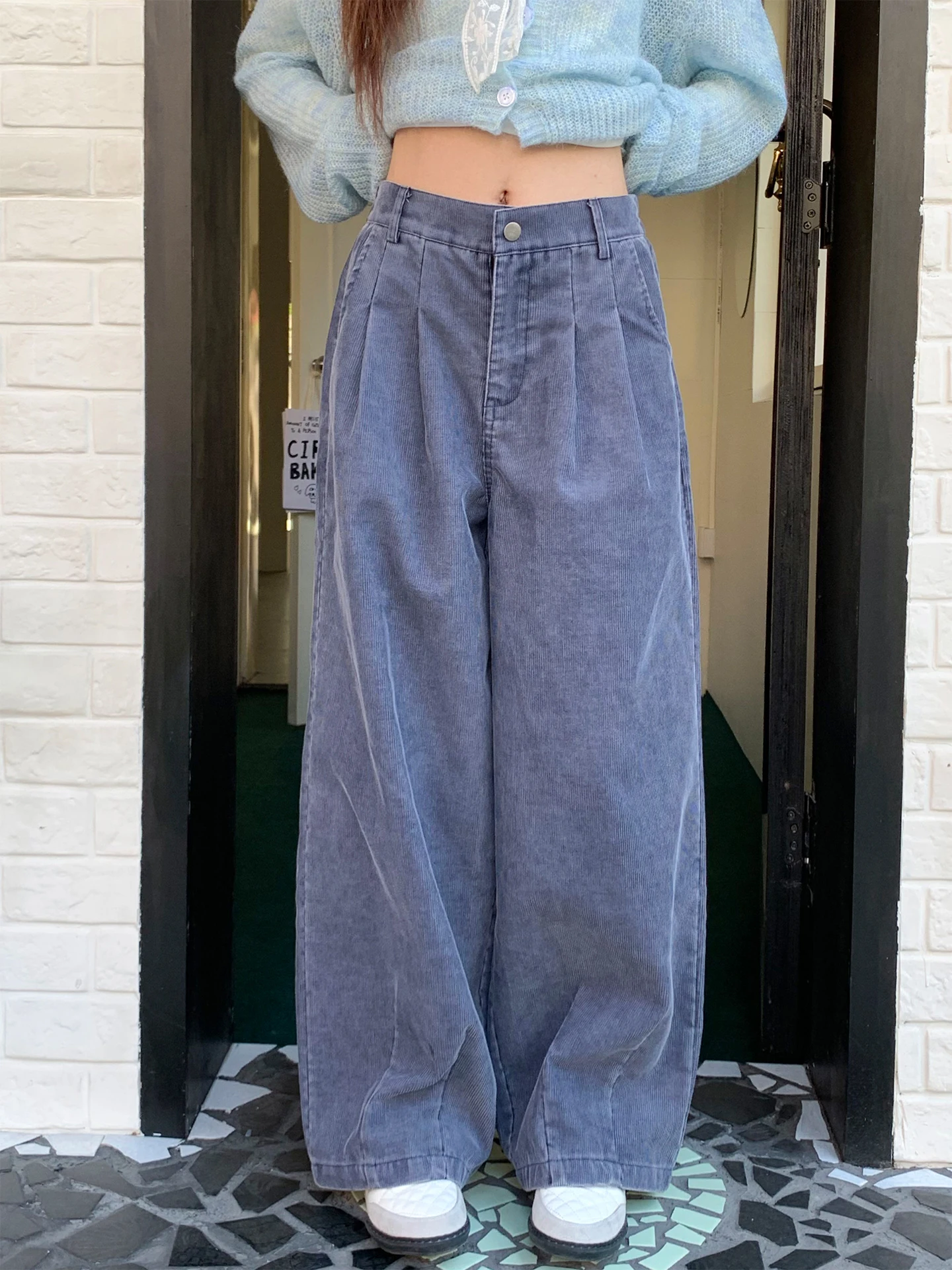 Винтажные вельветовые брюки оранжевого цвета с широкими штанинами, женские зимние плиссированные повседневные брюки для работы, с завышенной талией, прямые
Винтажные вельветовые брюки оранжевого цвета с широкими штанинами, женские зимние плиссированные повседневные брюки для работы, с завышенной талией, прямые