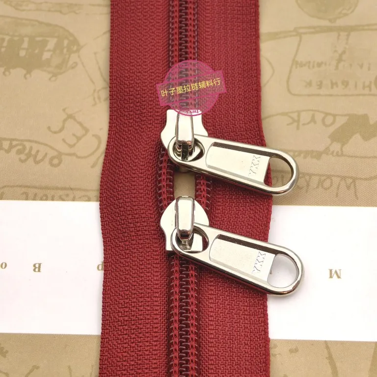 Luggage Zipper YKK8 Nylon Unlocked Double Head Two-way Zipper 60,80,100,120,140,160,180,200,250cm
Luggage Zipper YKK8 Nylon Unlocked Double Head Two-way Zipper 60,80,100,120,140,160,180,200,250cm