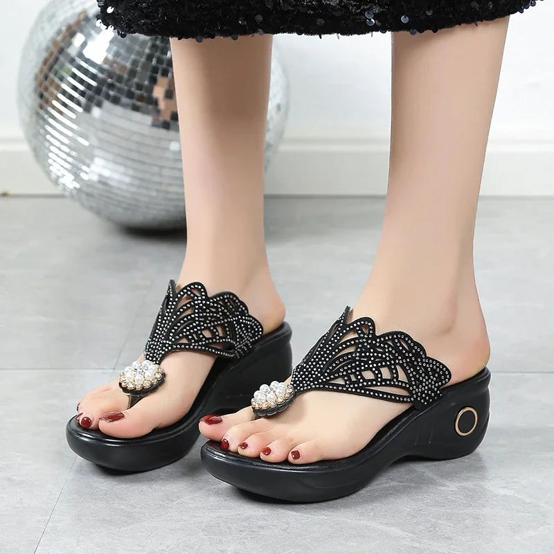 2025 Hot Sale Summer Flip Flops Women's Slippers Pearl Crystal Embellished Round Toe Platform Outdoor Casual Daily Wedge Sandal
2025 Hot Sale Summer Flip Flops Women's Slippers Pearl Crystal Embellished Round Toe Platform Outdoor Casual Daily Wedge Sandal