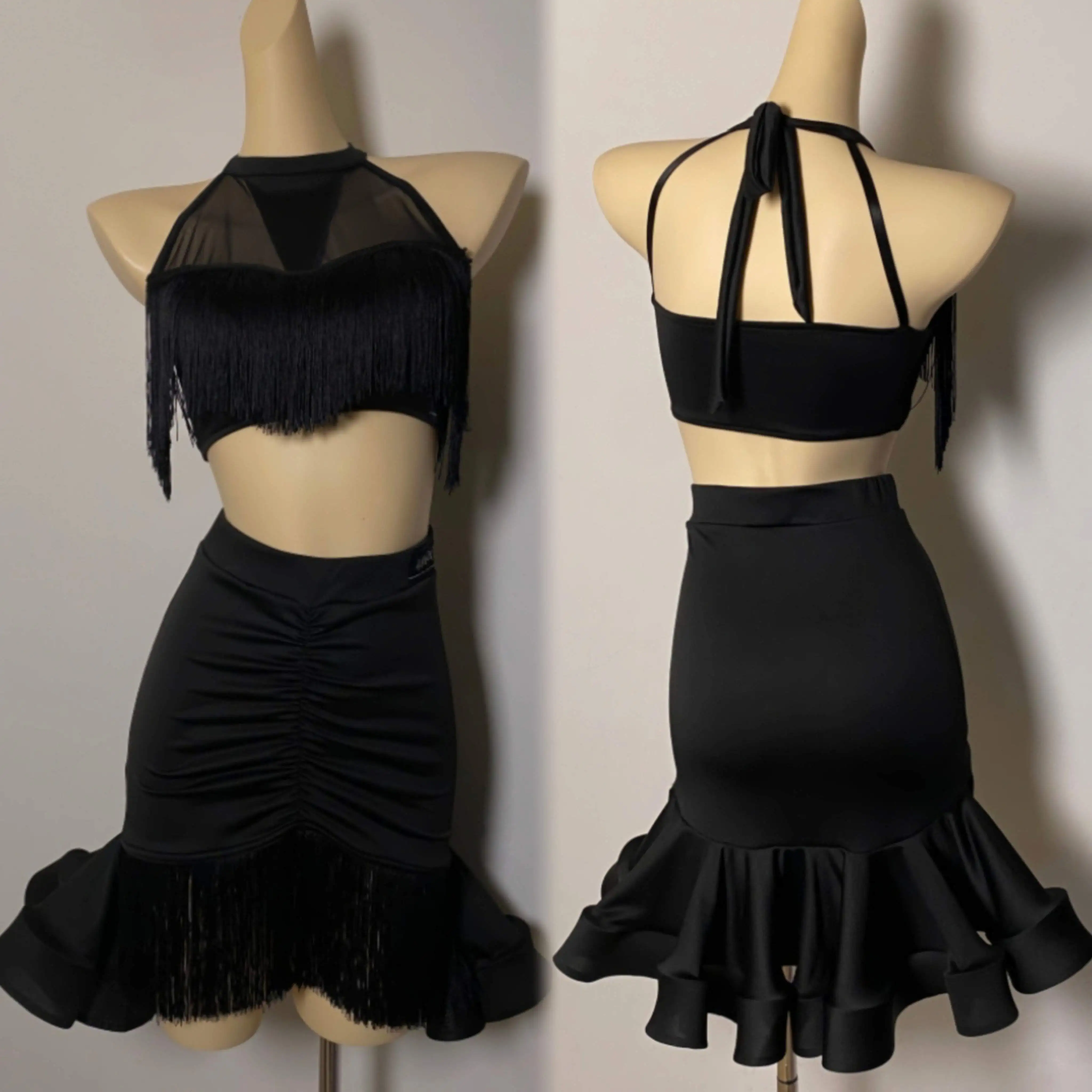 2025 Latin Dance Dress For Women Hanging Neck Top With Tassel Skirt Practice Suit Adult Chacha Rumba Tango Latin Wear DQS19815
2025 Latin Dance Dress For Women Hanging Neck Top With Tassel Skirt Practice Suit Adult Chacha Rumba Tango Latin Wear DQS19815